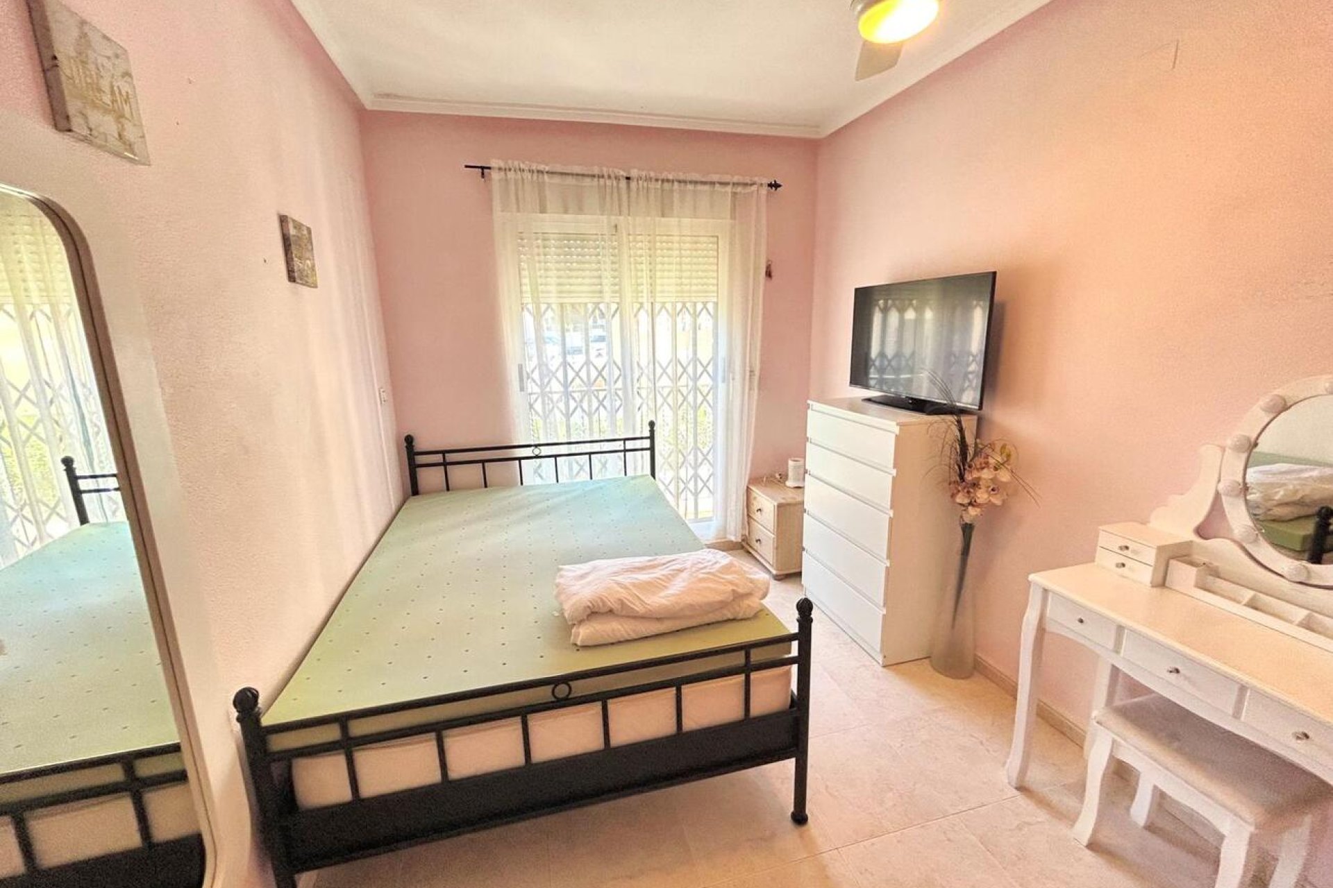 Használt Ingatlanok - Sorház -
Villamartin - Costa Blanca