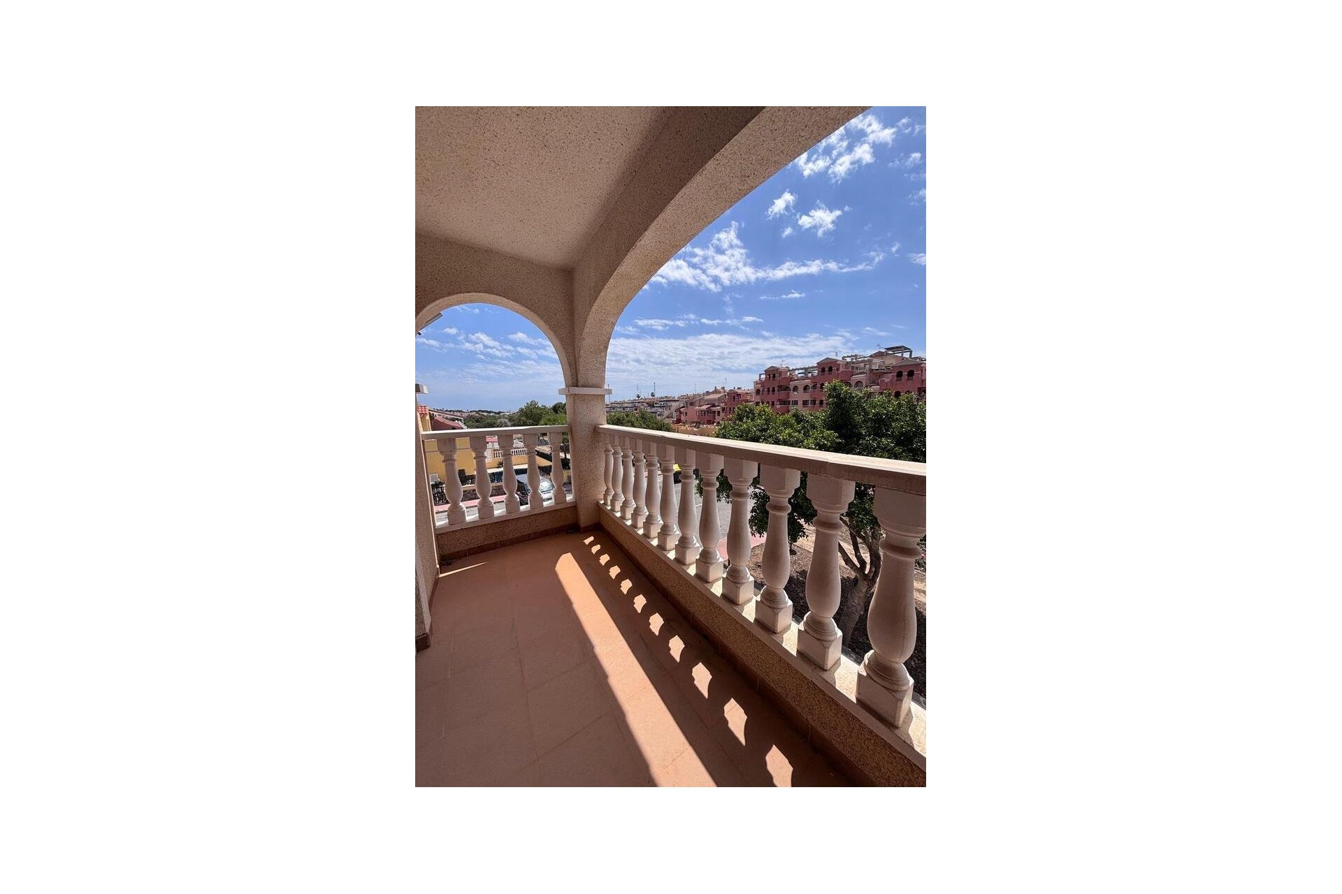 Használt Ingatlanok - Sorház -
Villamartin - Costa Blanca