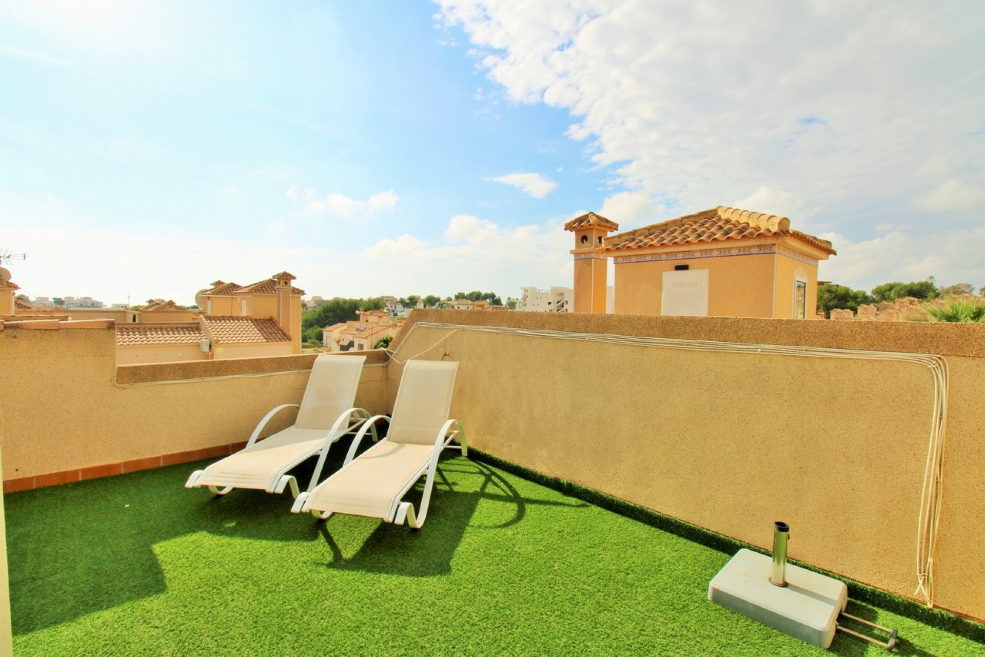 Használt Ingatlanok - Sorház -
Villamartin - Costa Blanca