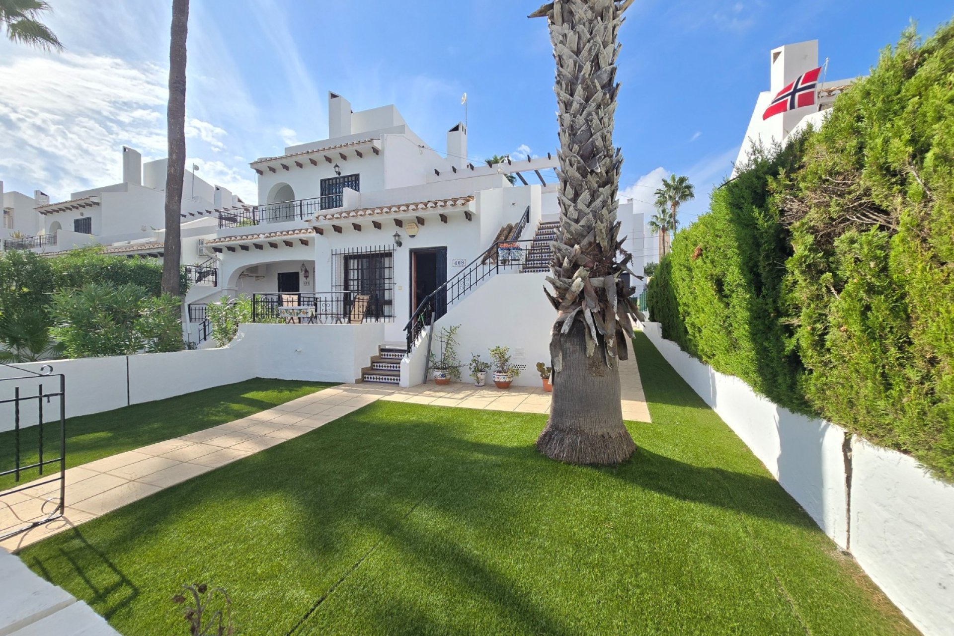 Használt Ingatlanok - Sorház -
Villamartin - Costa Blanca