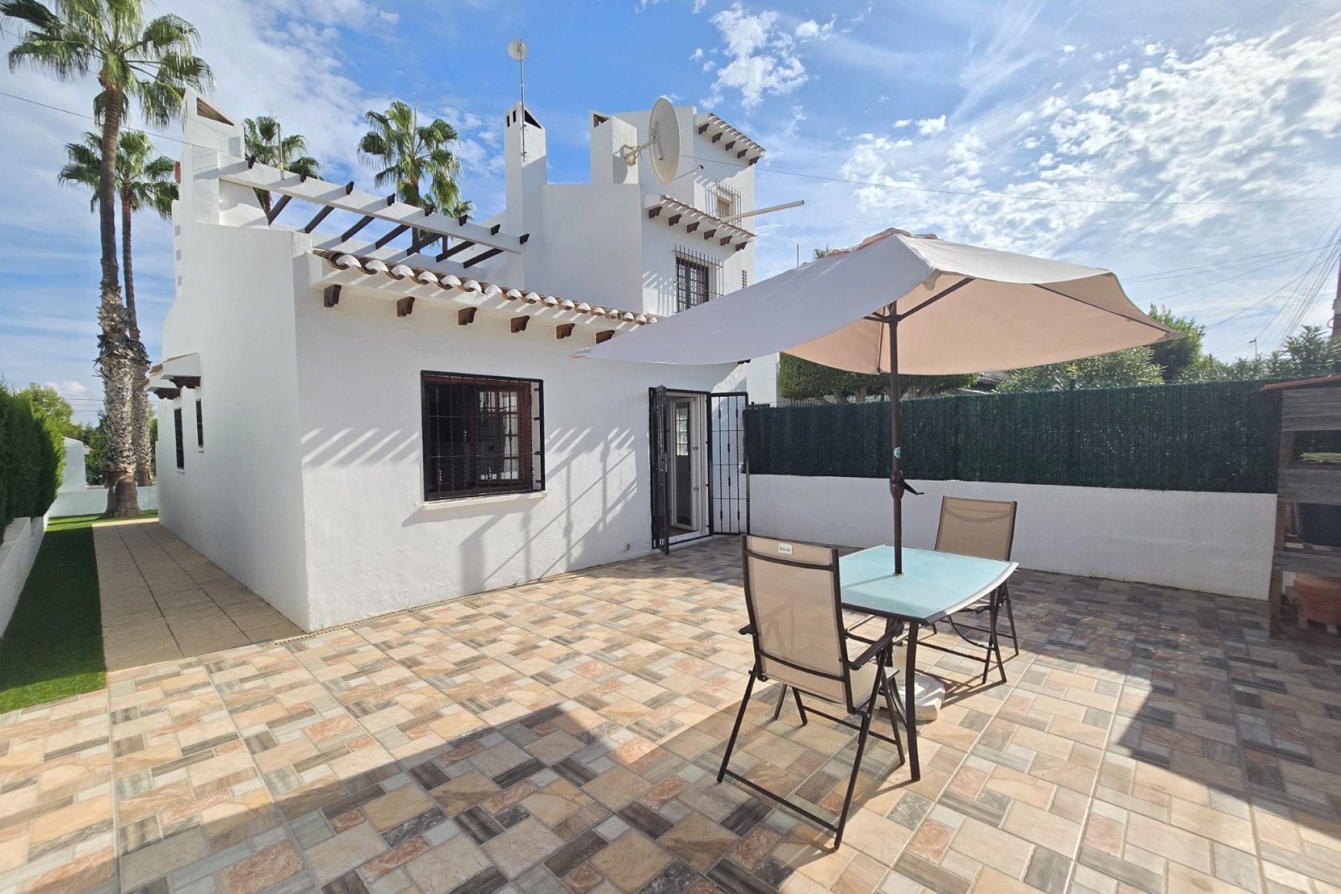 Használt Ingatlanok - Sorház -
Villamartin - Costa Blanca