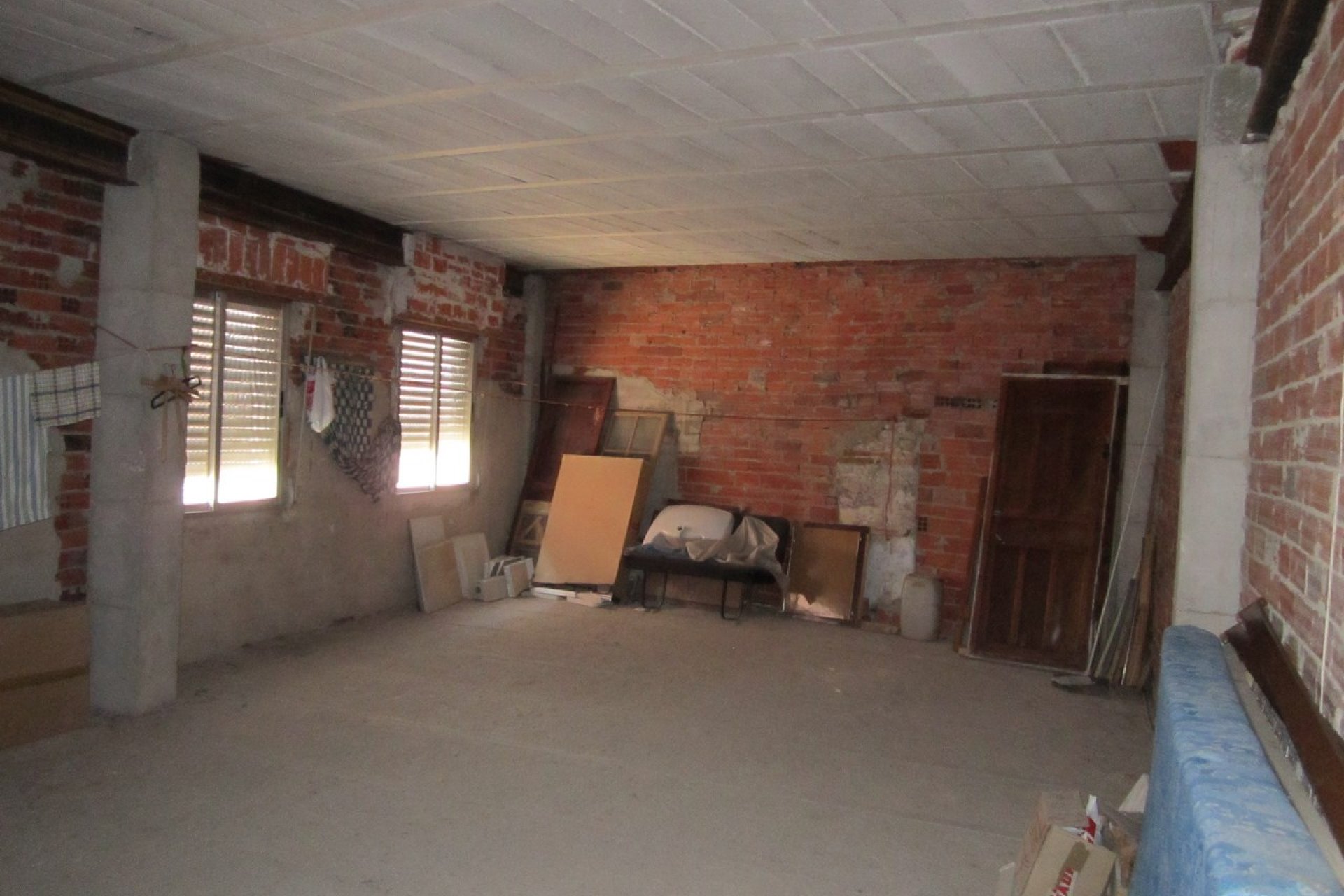 Használt Ingatlanok - Sorház -
Yecla - Inland