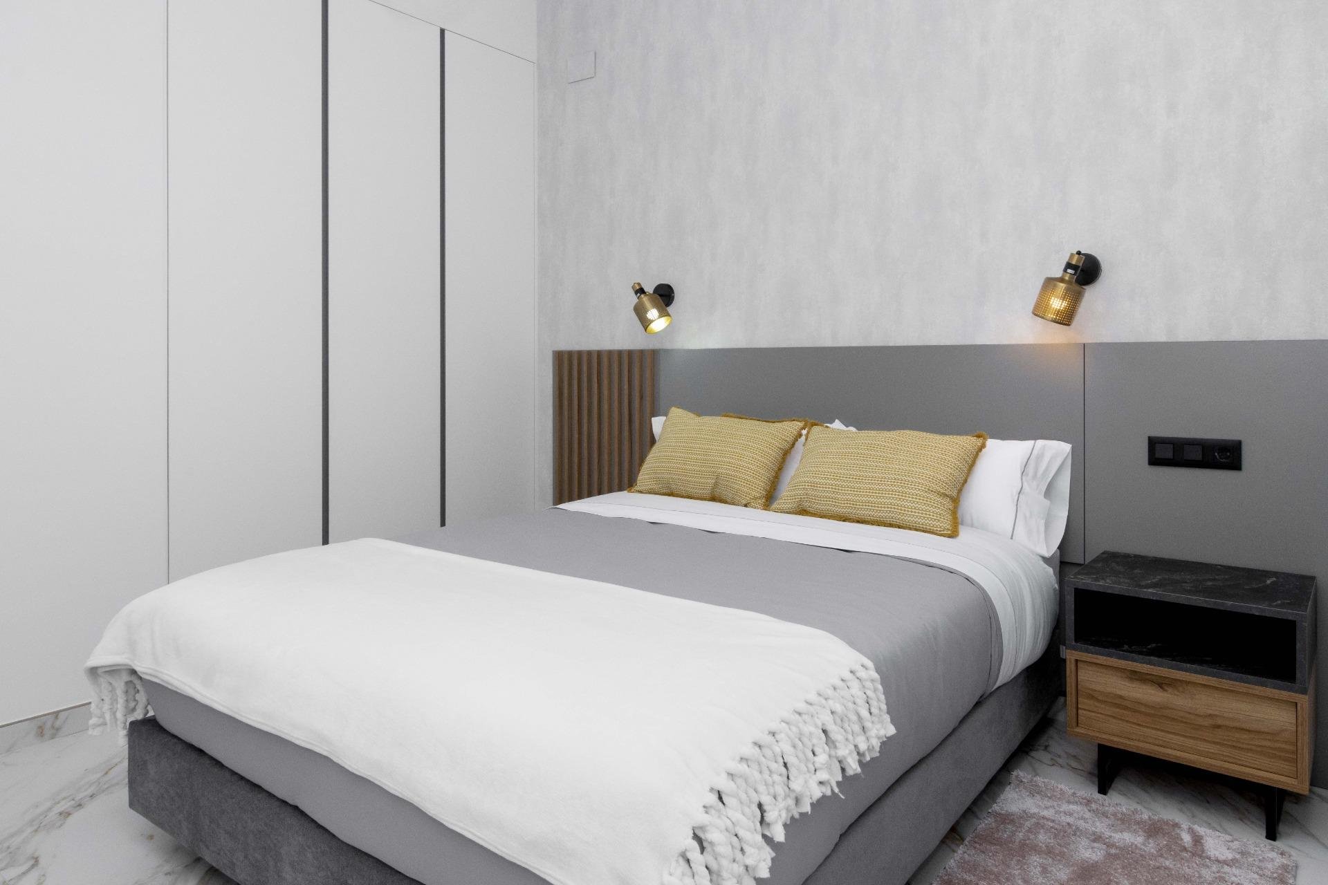 Használt Ingatlanok - Tetőtéri lakás -
Guardamar del Segura - Pueblo