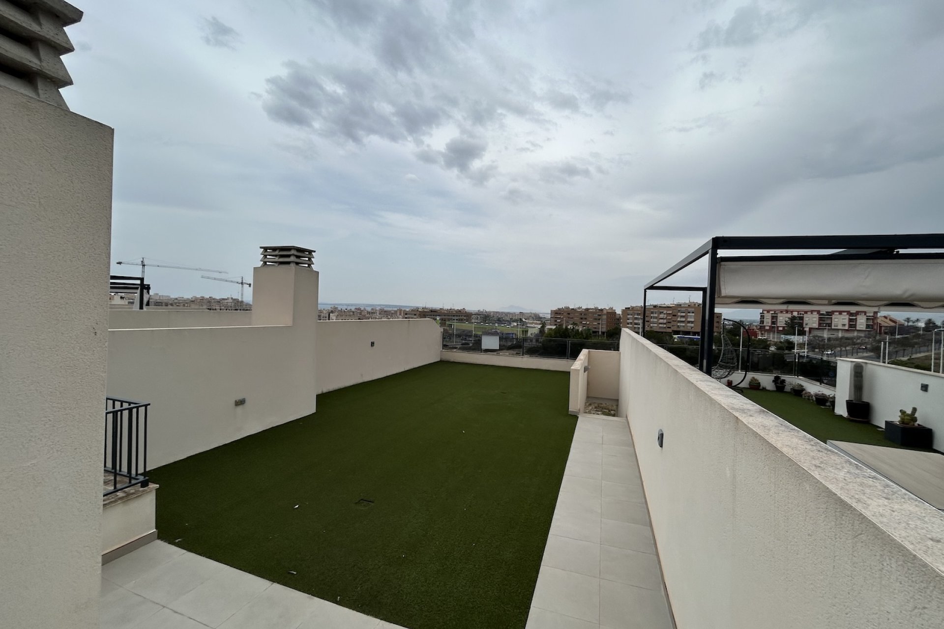 Használt Ingatlanok - Tetőtéri lakás -
Santa Pola - Costa Blanca