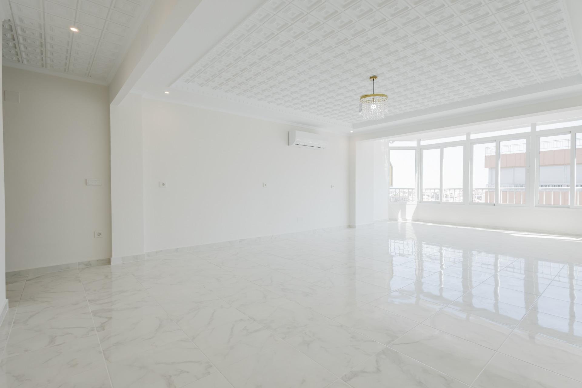 Használt Ingatlanok - Tetőtéri lakás -
Torrevieja - Acequion