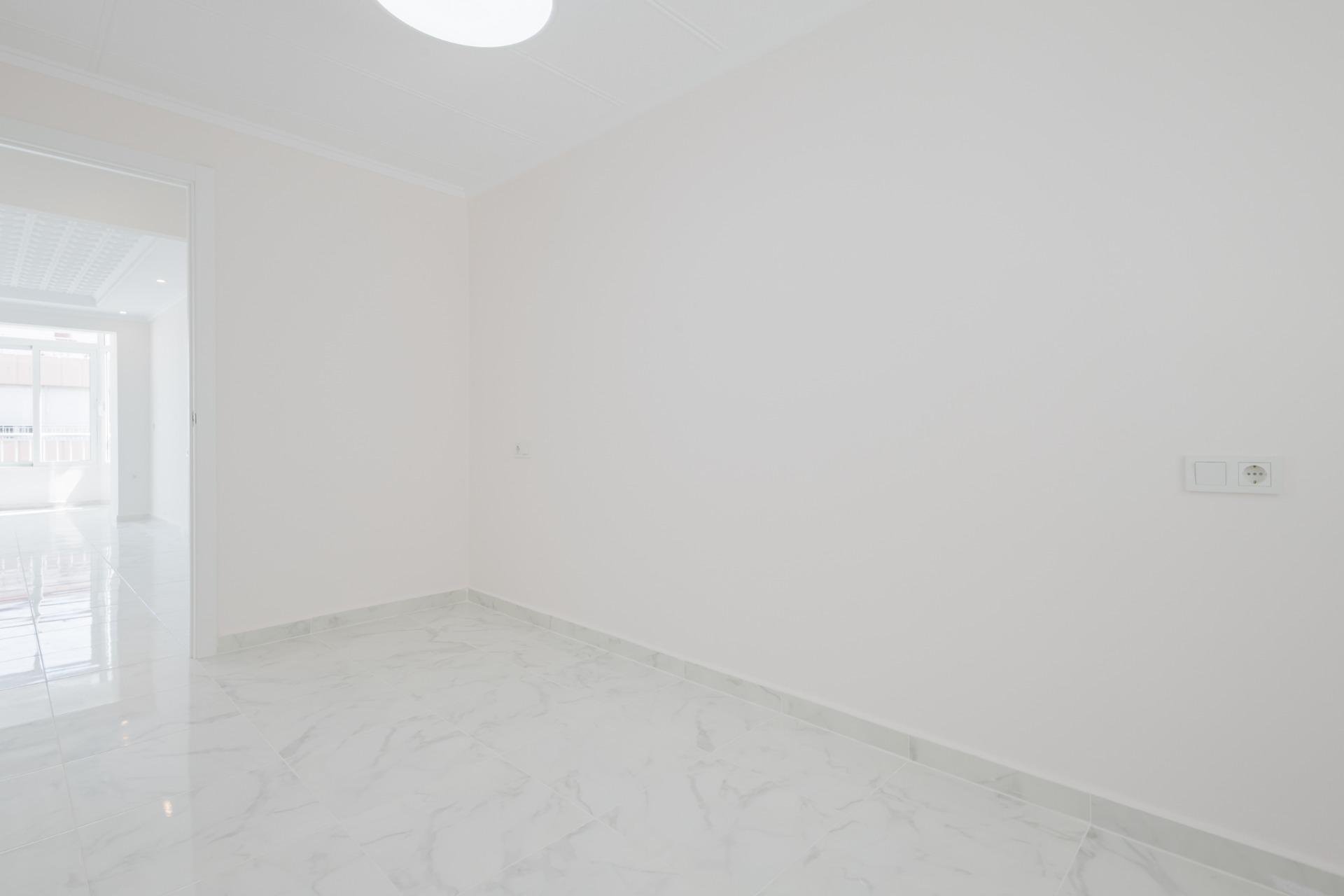 Használt Ingatlanok - Tetőtéri lakás -
Torrevieja - Acequion