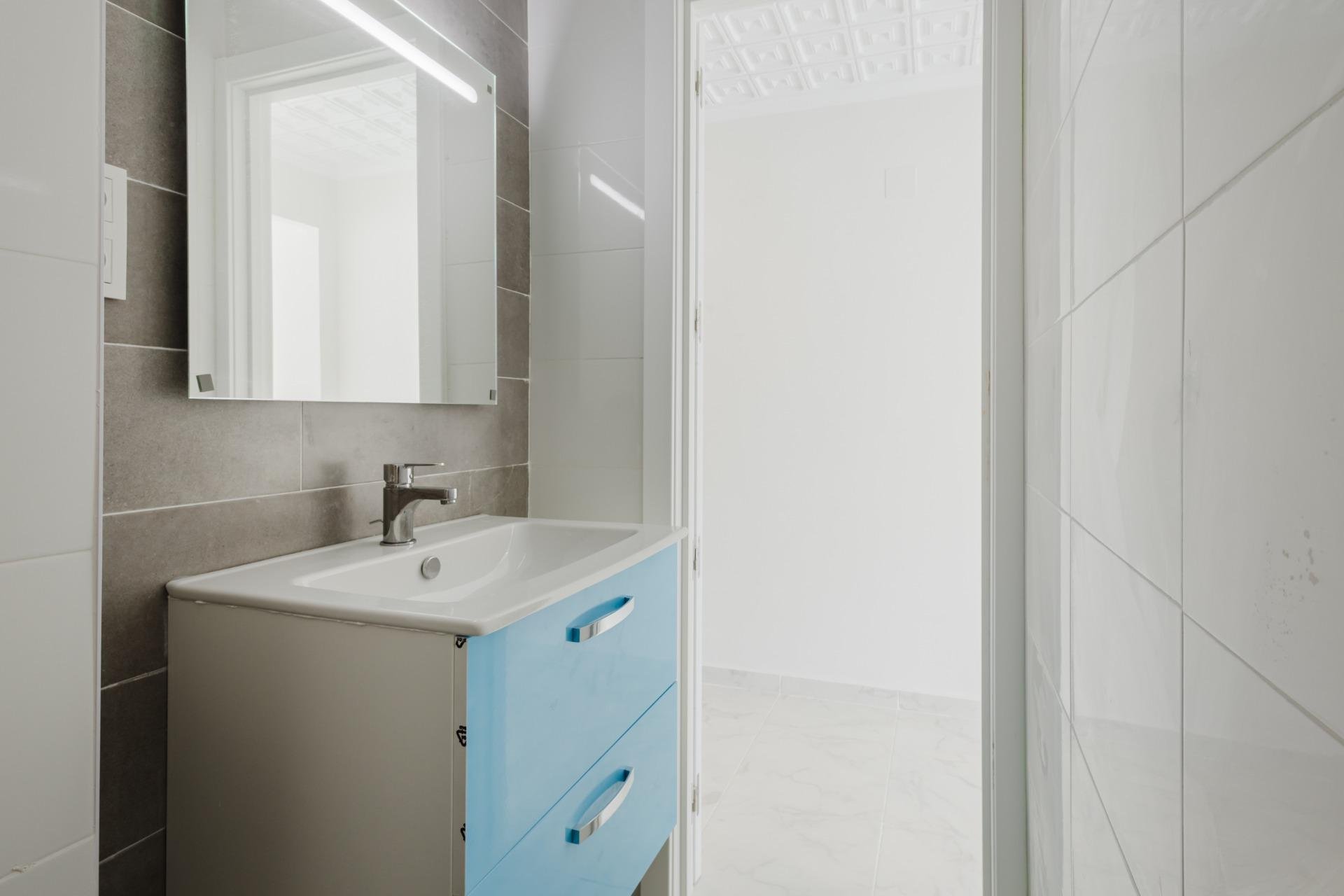 Használt Ingatlanok - Tetőtéri lakás -
Torrevieja - Acequion
