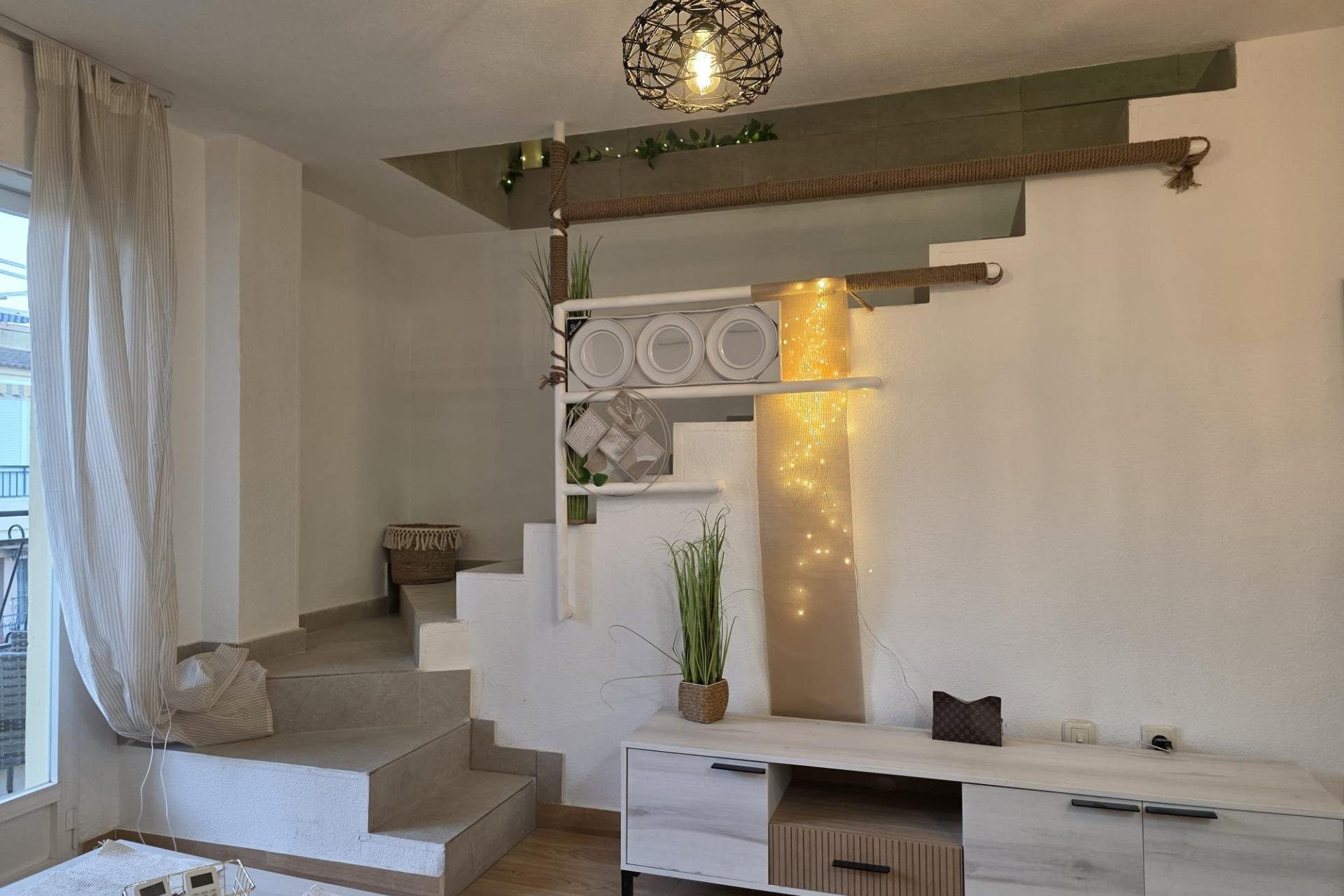 Használt Ingatlanok - Tetőtéri lakás -
Torrevieja - Cala Ferris