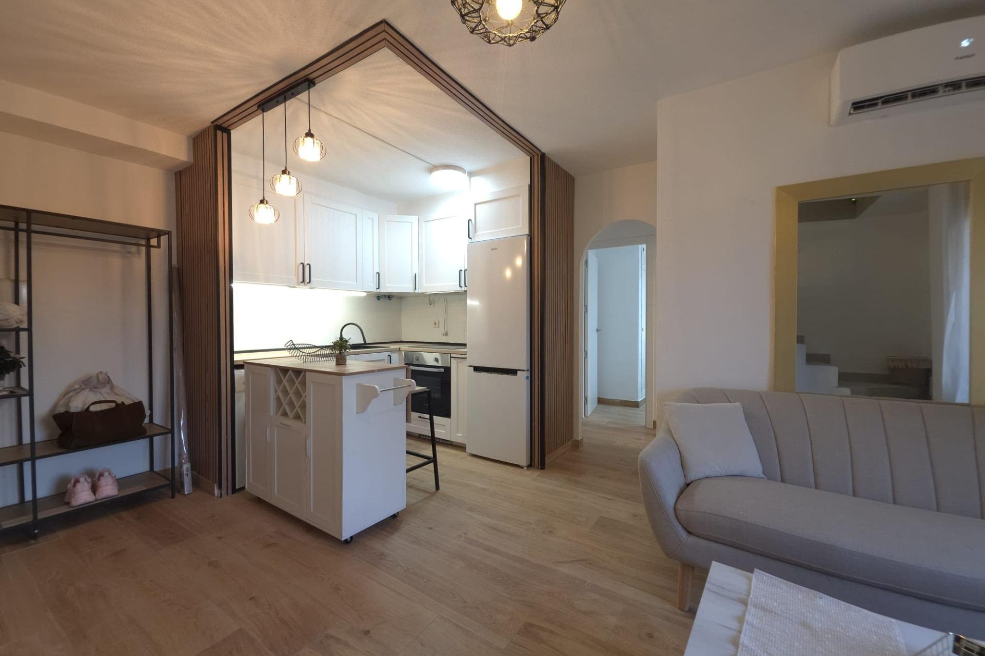 Használt Ingatlanok - Tetőtéri lakás -
Torrevieja - Cala Ferris