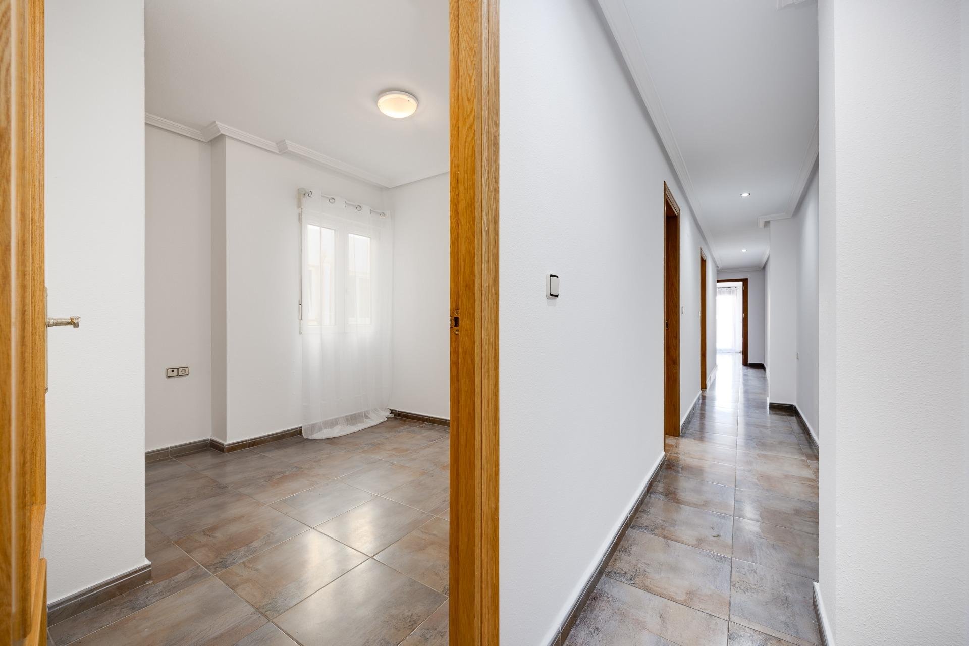 Használt Ingatlanok - Tetőtéri lakás -
Torrevieja - Centro