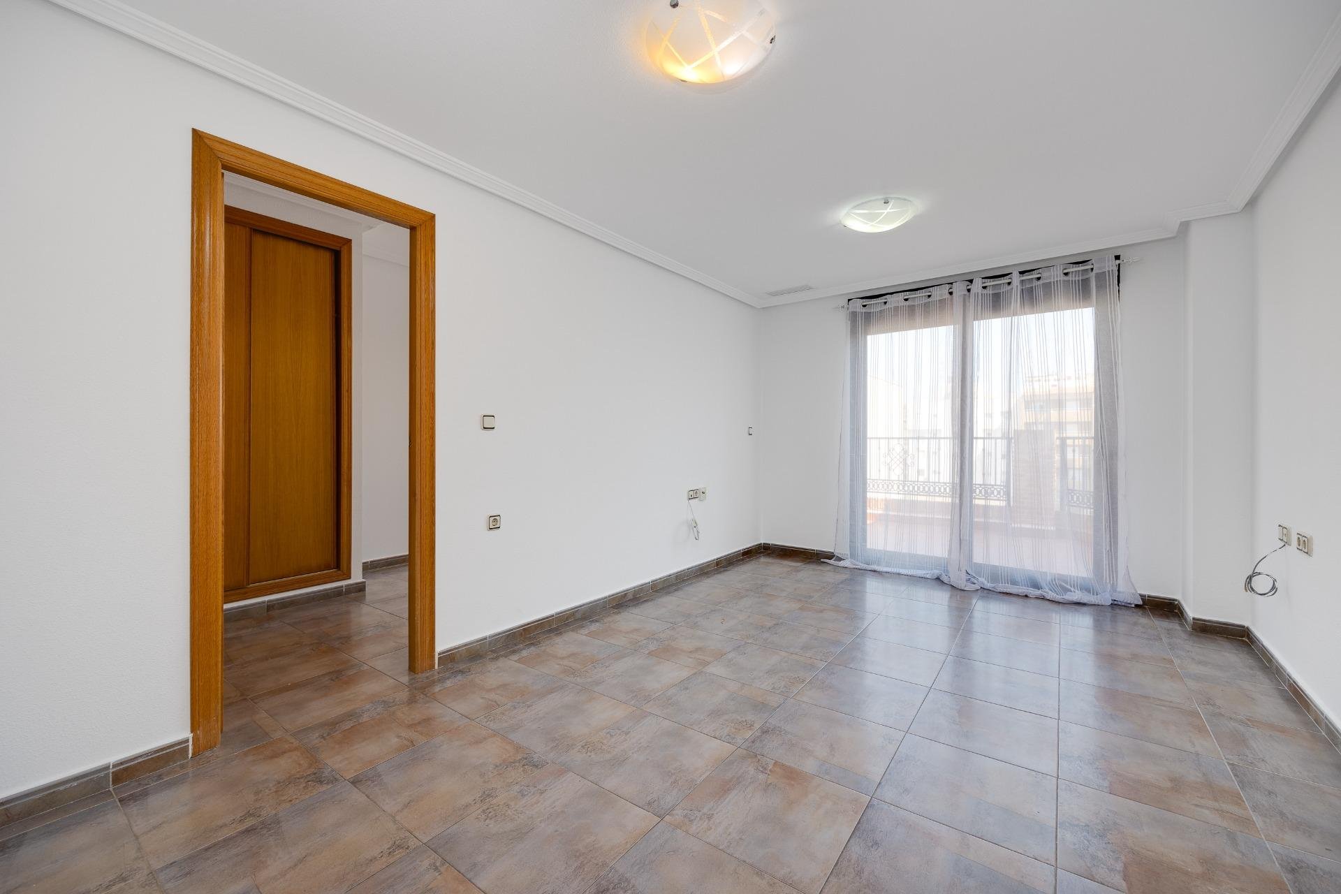 Használt Ingatlanok - Tetőtéri lakás -
Torrevieja - Centro