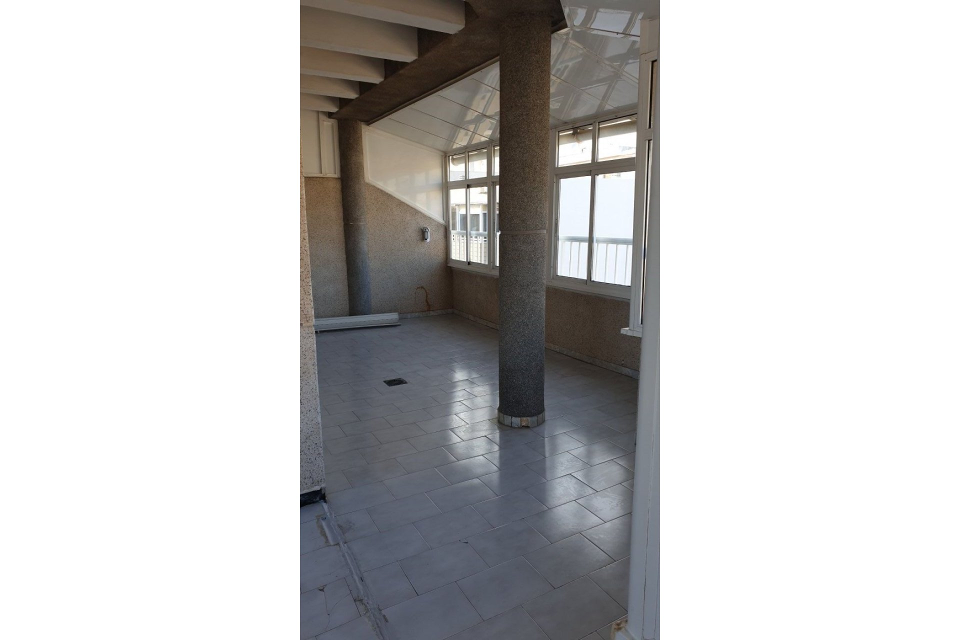 Használt Ingatlanok - Tetőtéri lakás -
Torrevieja - Centro