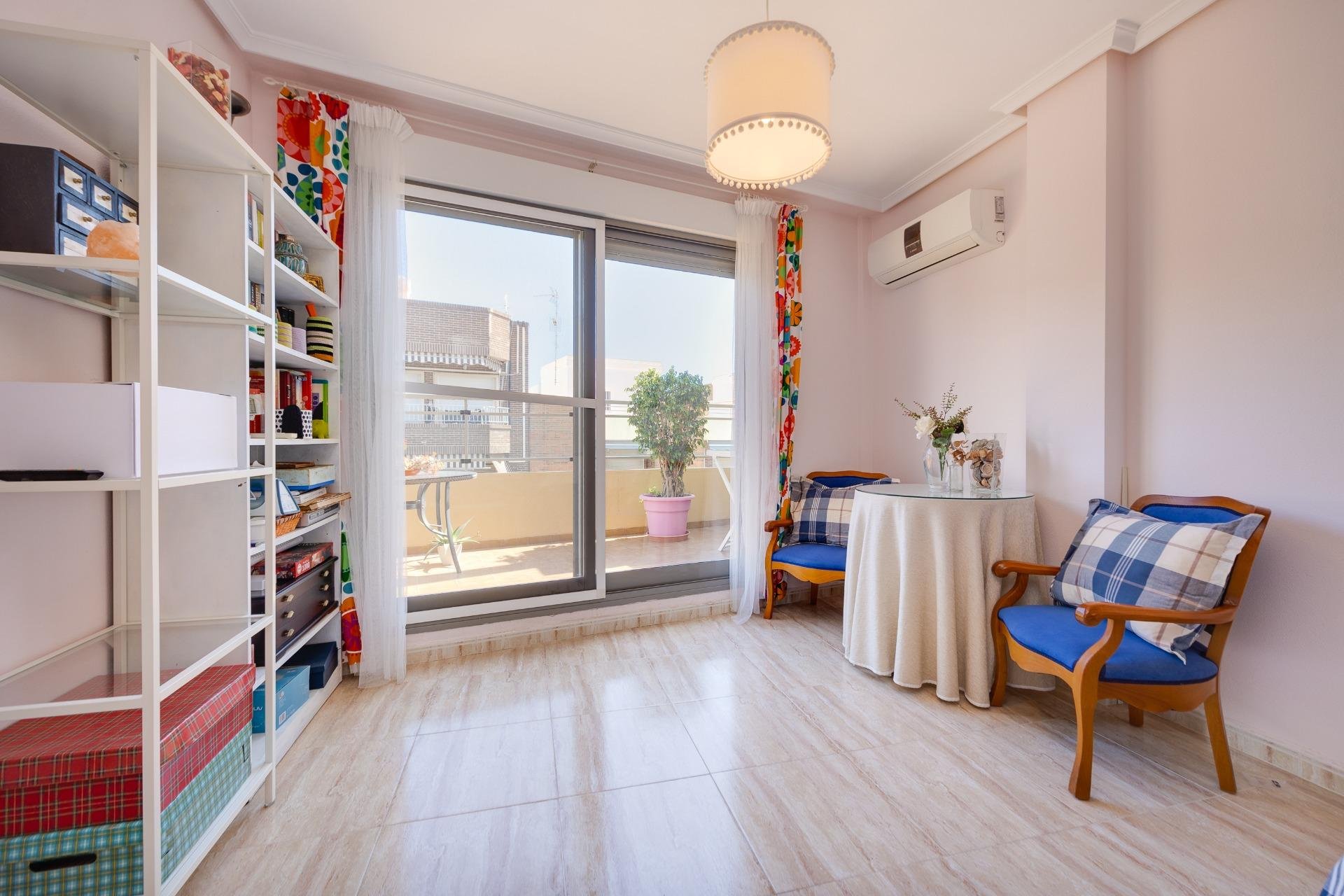 Használt Ingatlanok - Tetőtéri lakás -
Torrevieja - Centrum