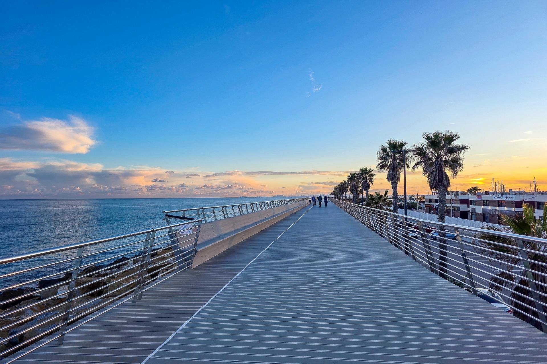 Használt Ingatlanok - Tetőtéri lakás -
Torrevieja - Centrum
