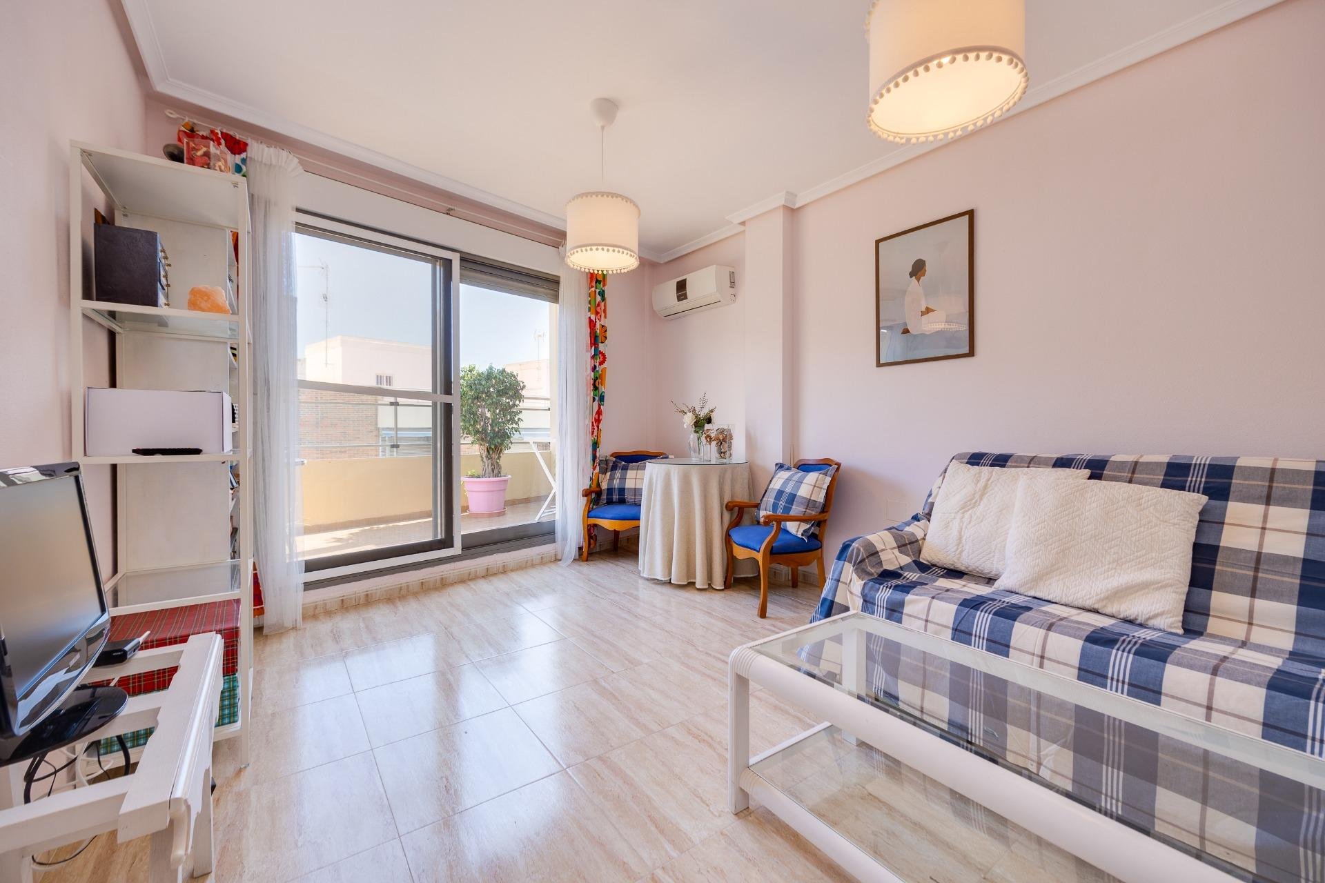 Használt Ingatlanok - Tetőtéri lakás -
Torrevieja - Centrum