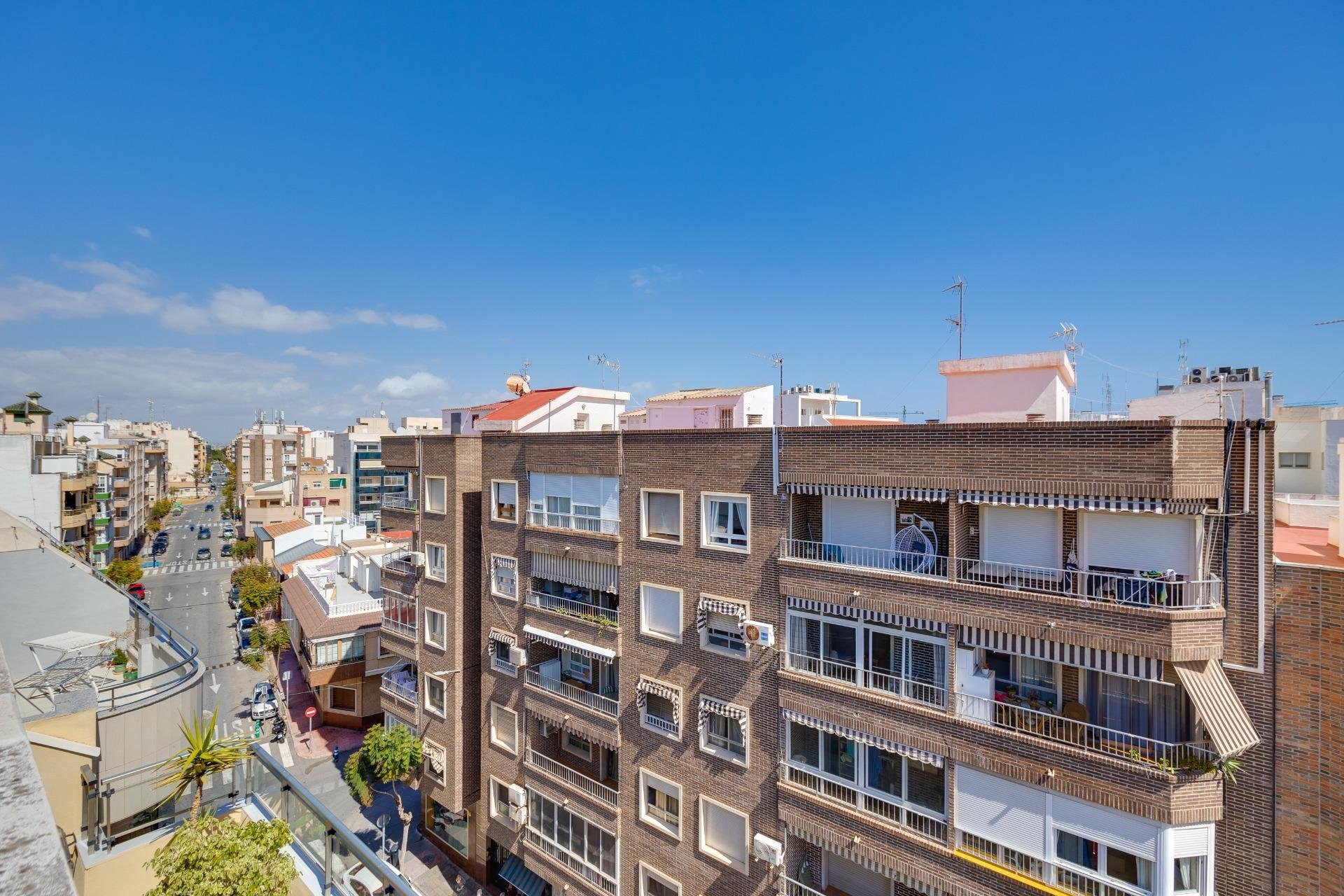 Használt Ingatlanok - Tetőtéri lakás -
Torrevieja - Centrum