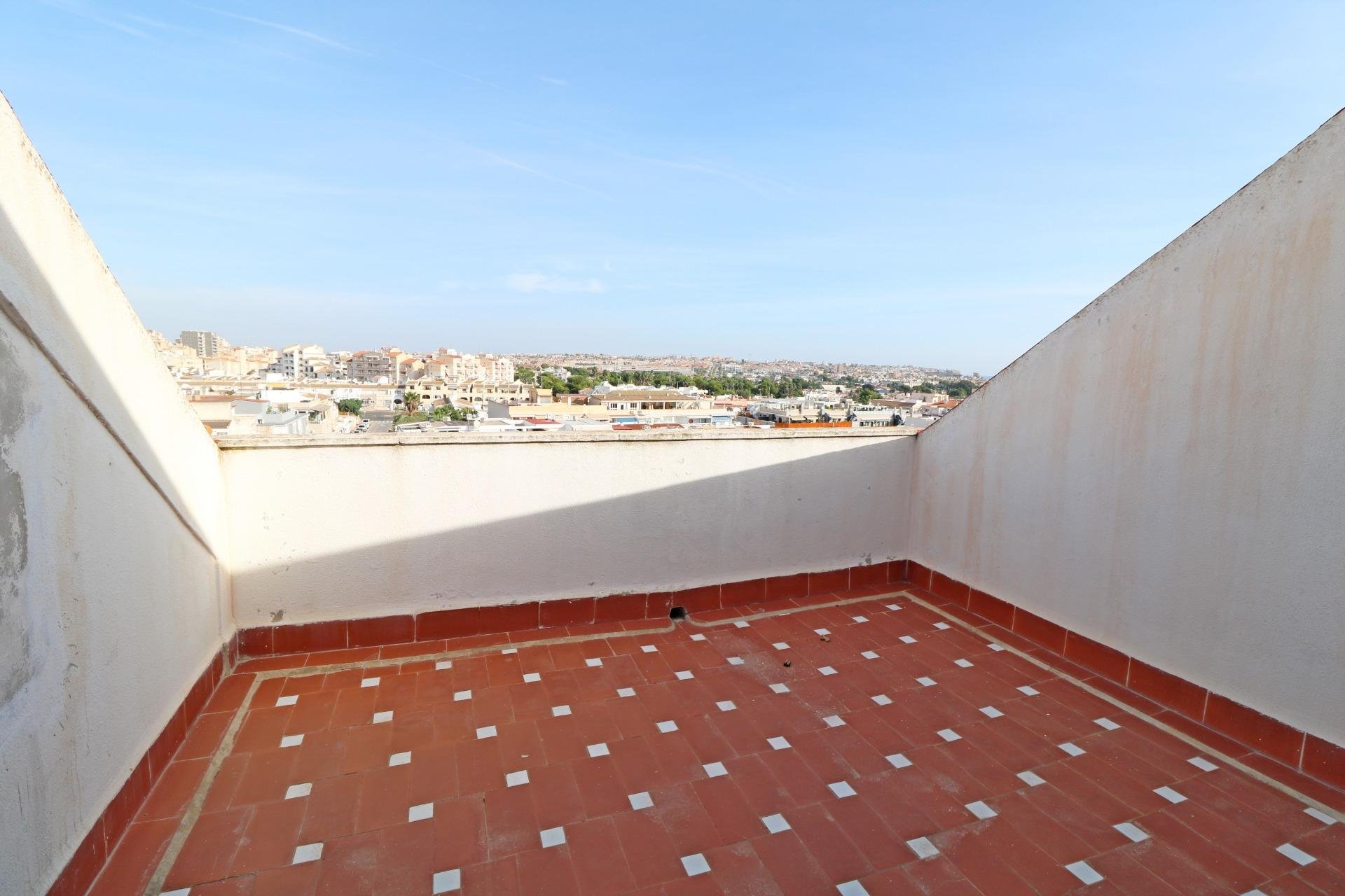 Használt Ingatlanok - Tetőtéri lakás -
Torrevieja - Habaneras
