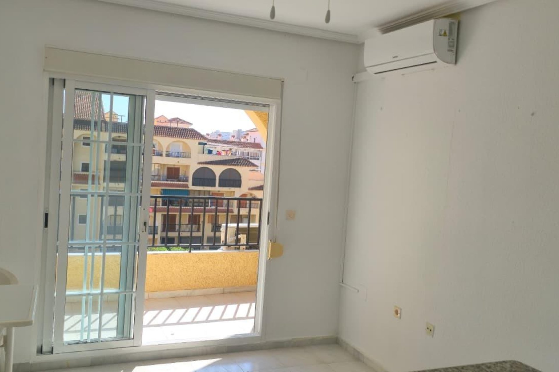 Használt Ingatlanok - Tetőtéri lakás -
Torrevieja - La Mata