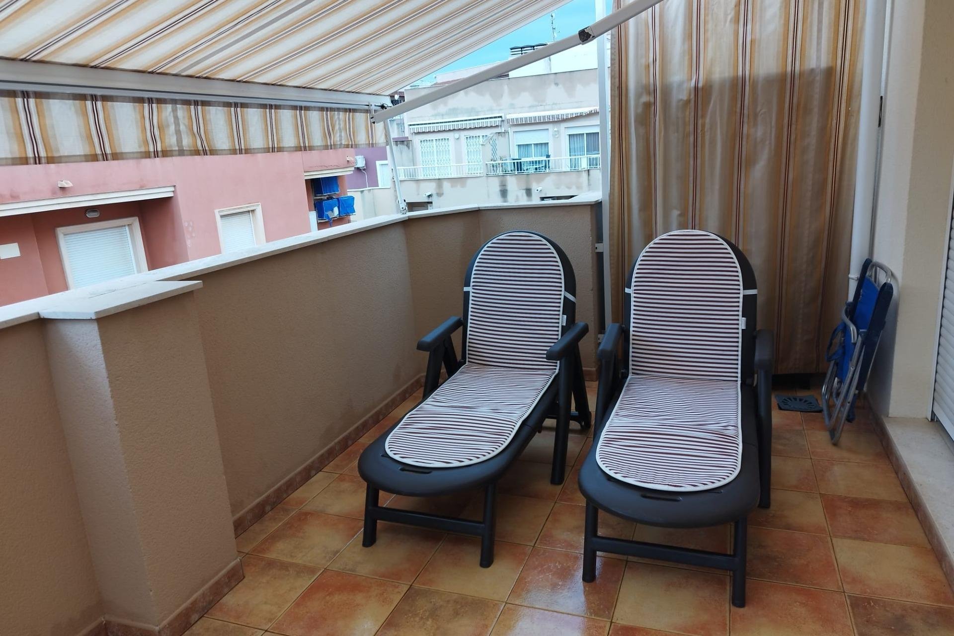 Használt Ingatlanok - Tetőtéri lakás -
Torrevieja - La Mata