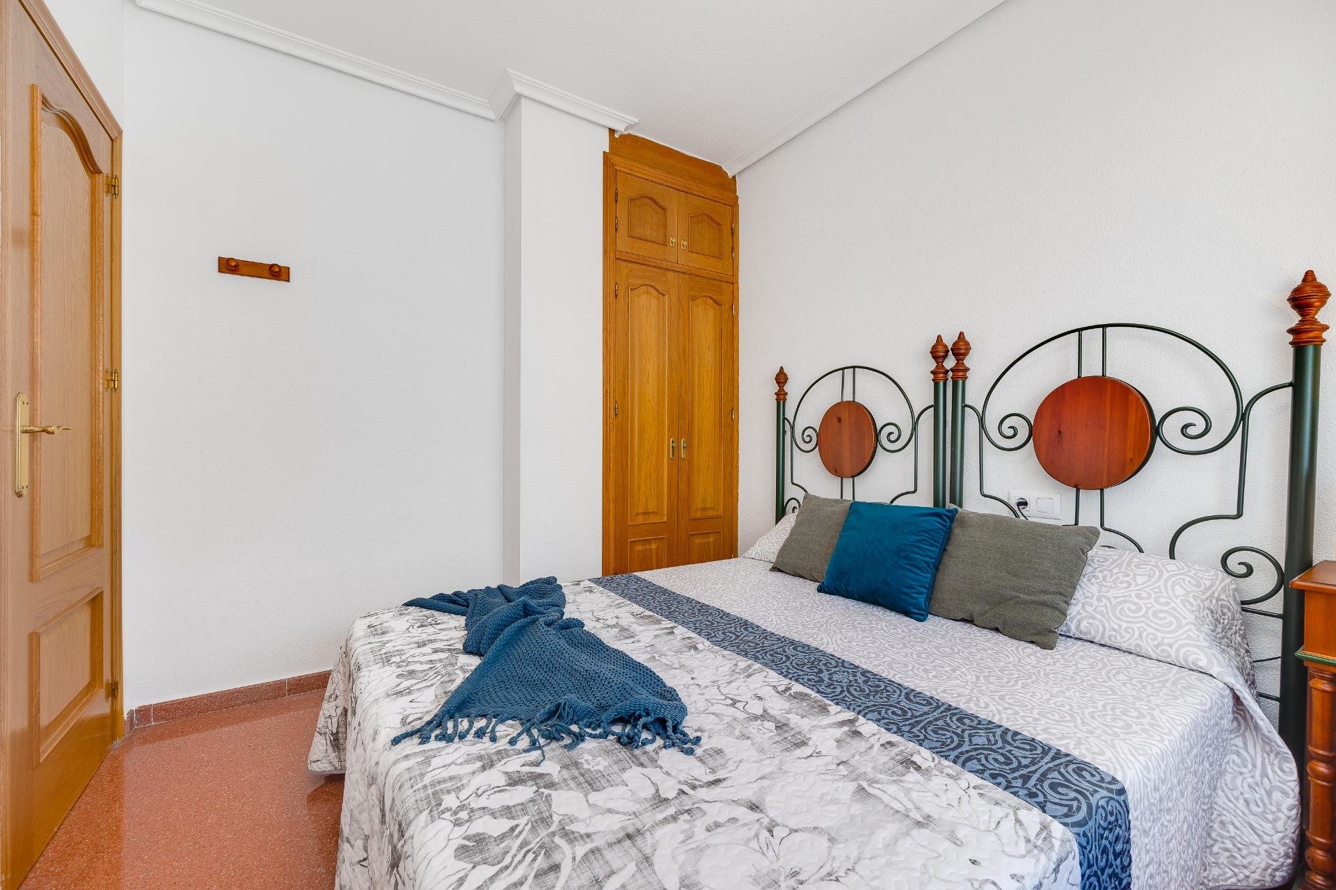 Használt Ingatlanok - Tetőtéri lakás -
Torrevieja - Paseo Maritimo