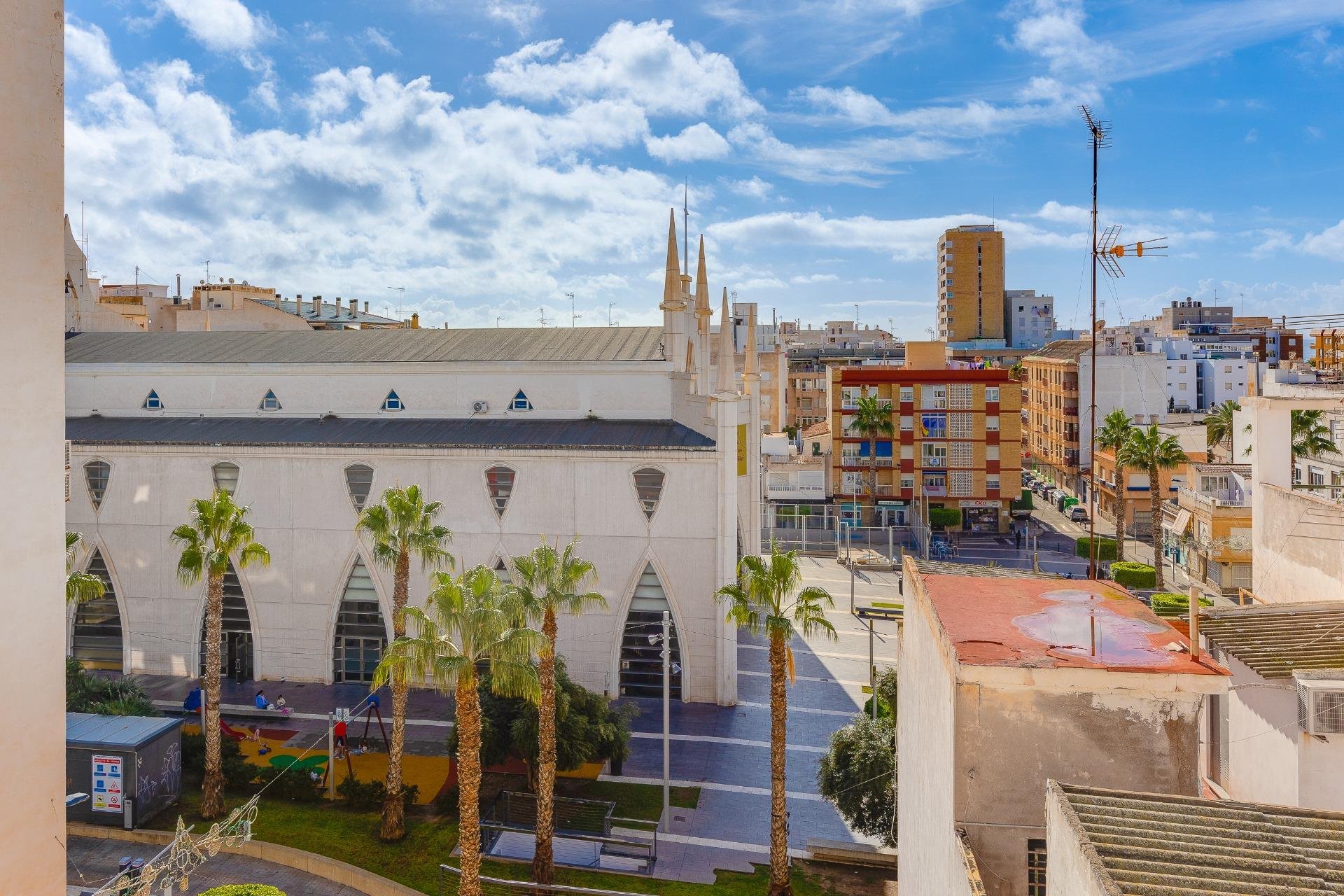 Használt Ingatlanok - Tetőtéri lakás -
Torrevieja - Paseo Maritimo