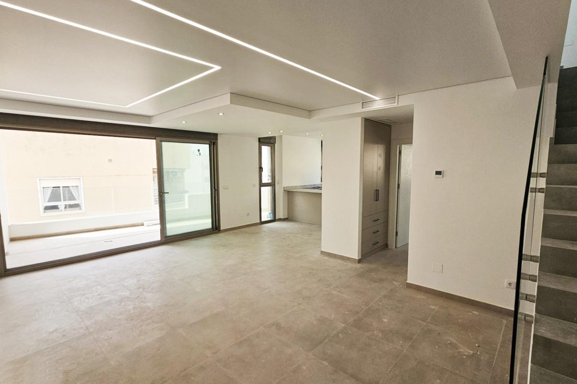 Használt Ingatlanok - Tetőtéri lakás -
Torrevieja - Paseo Maritimo