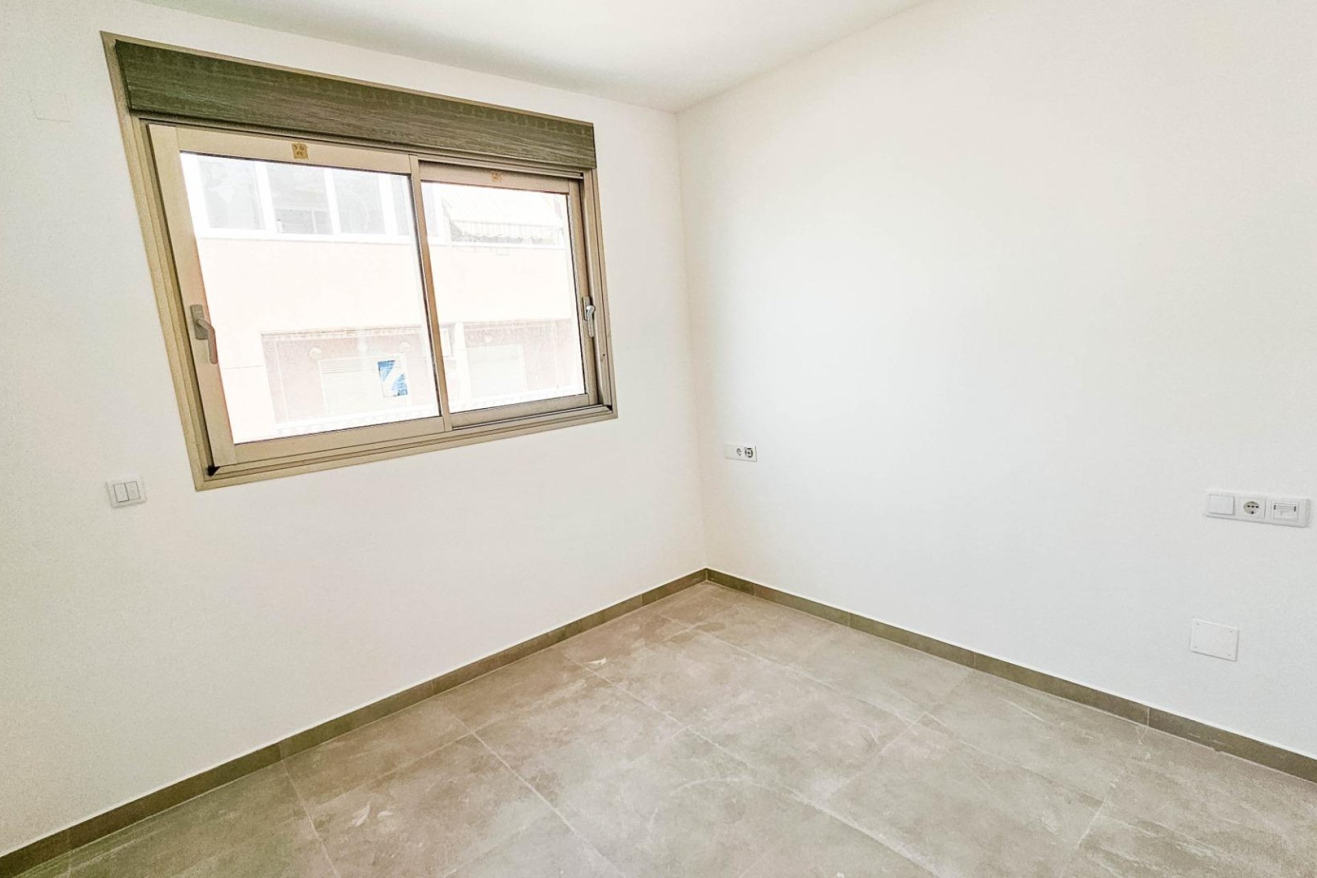 Használt Ingatlanok - Tetőtéri lakás -
Torrevieja - Paseo Maritimo