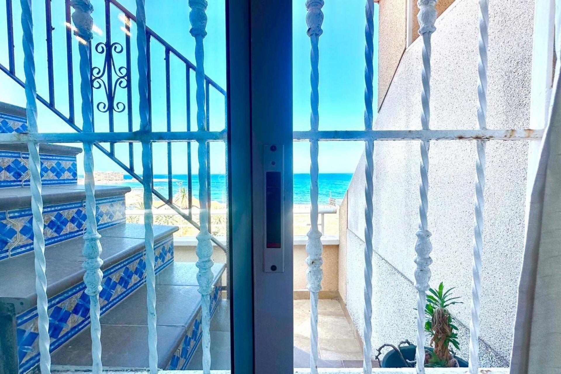 Használt Ingatlanok - Tetőtéri lakás -
Torrevieja - Playa del Cura