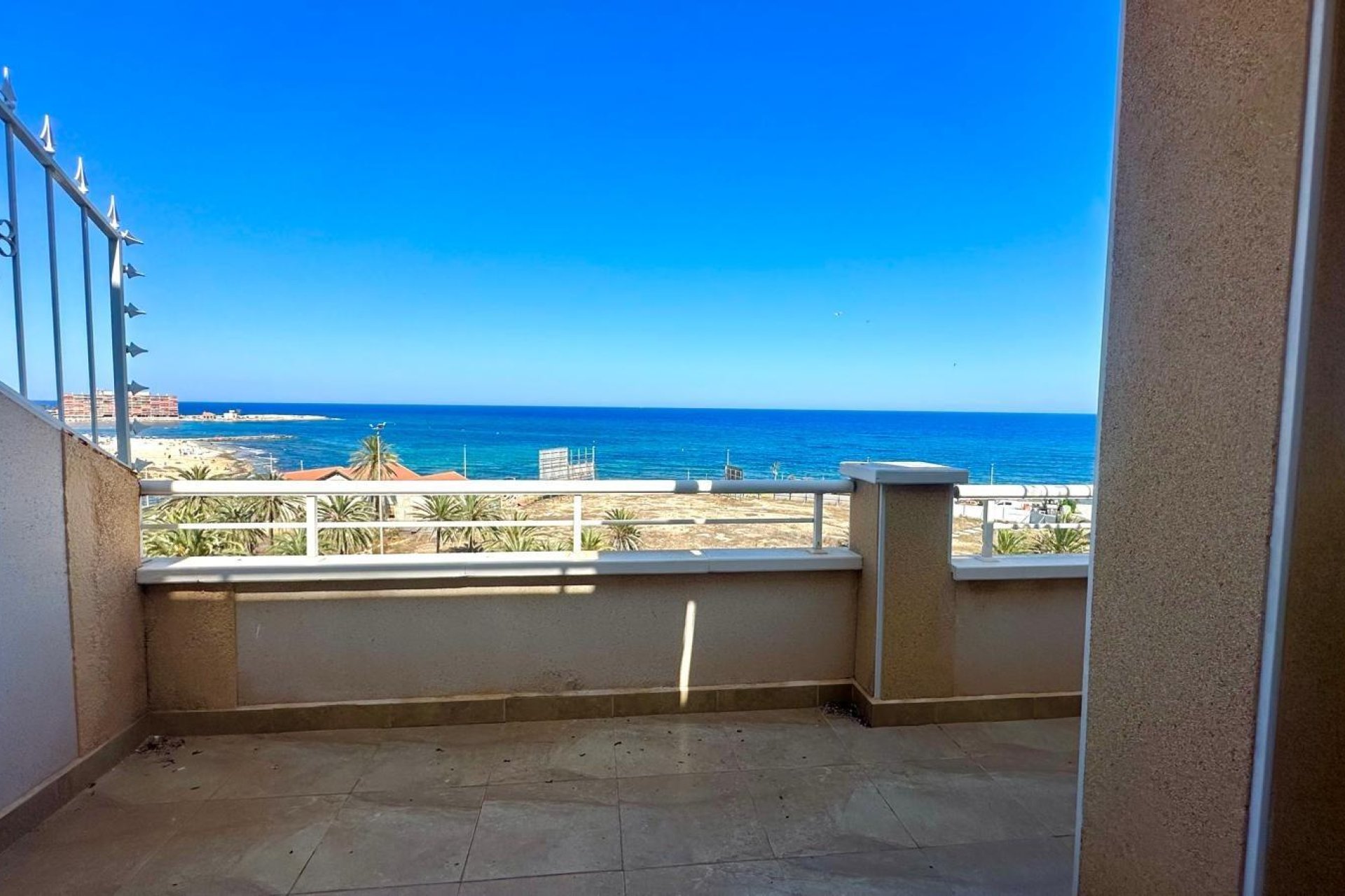 Használt Ingatlanok - Tetőtéri lakás -
Torrevieja - Playa del Cura