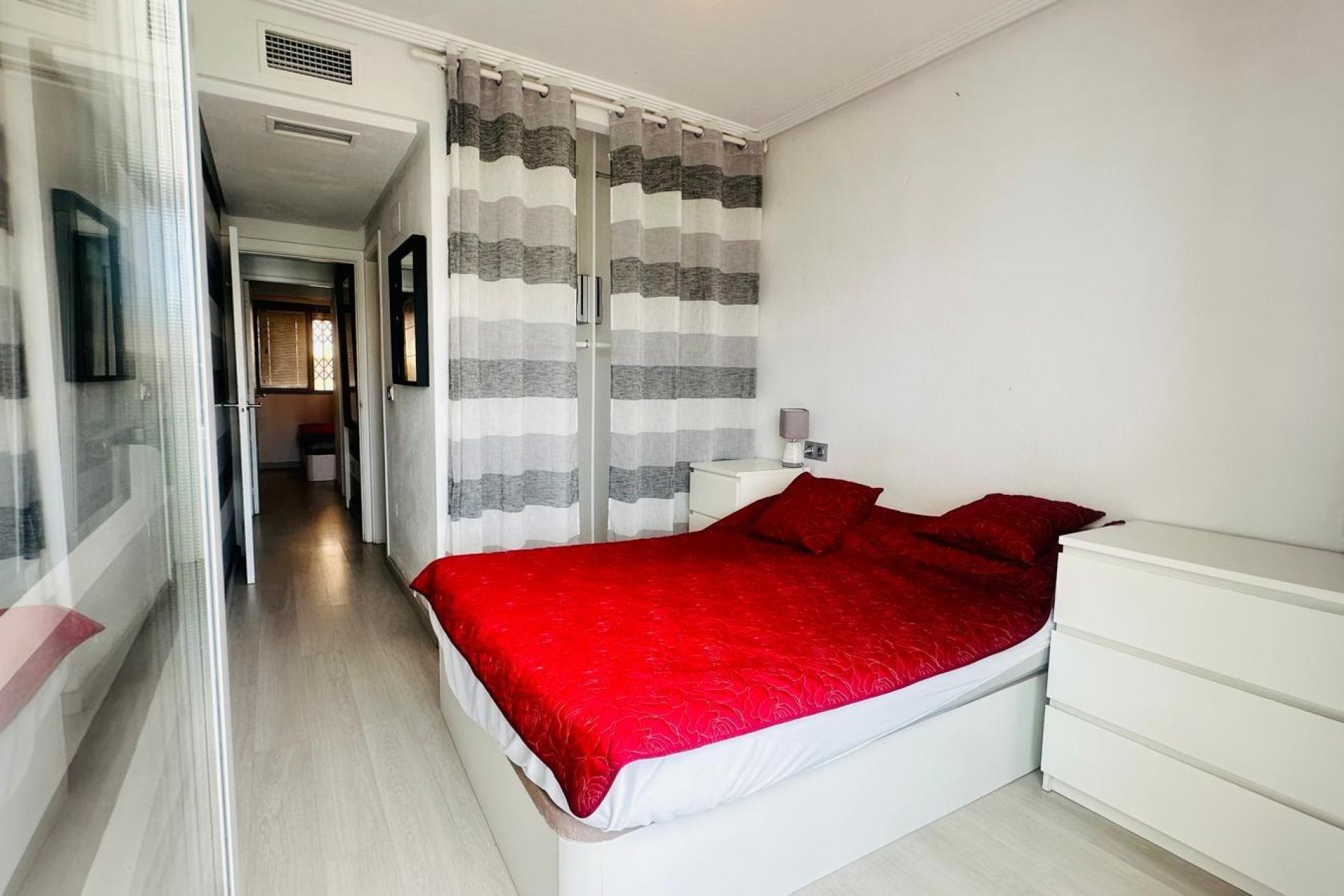 Használt Ingatlanok - Tetőtéri lakás -
Torrevieja - Playa del Cura