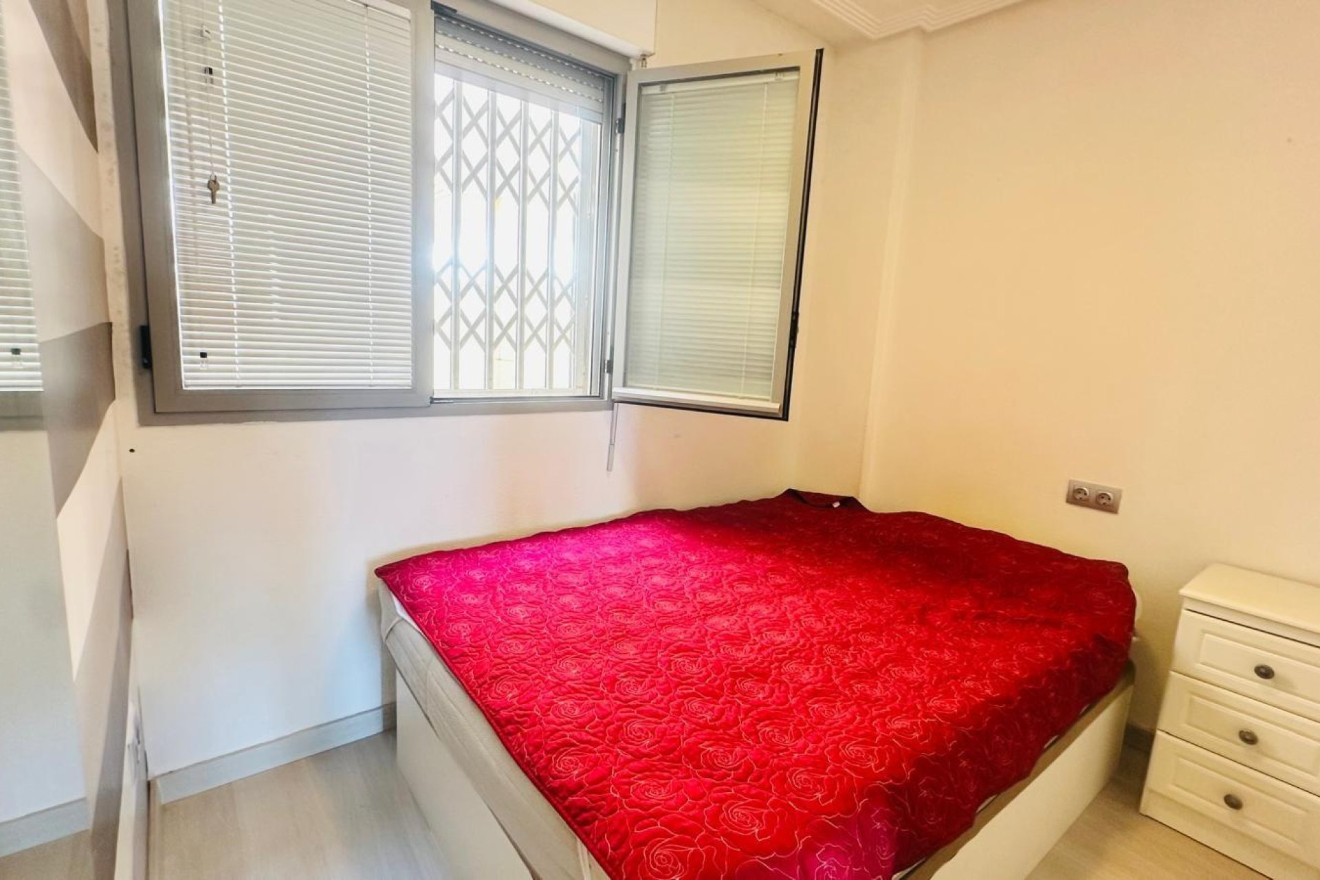Használt Ingatlanok - Tetőtéri lakás -
Torrevieja - Playa del Cura
