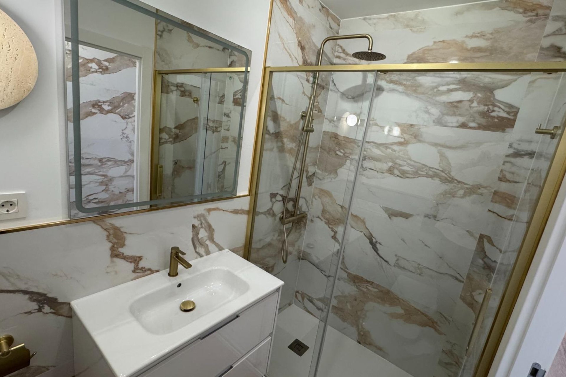 Használt Ingatlanok - Tetőtéri lakás -
Torrevieja - Punta Prima
