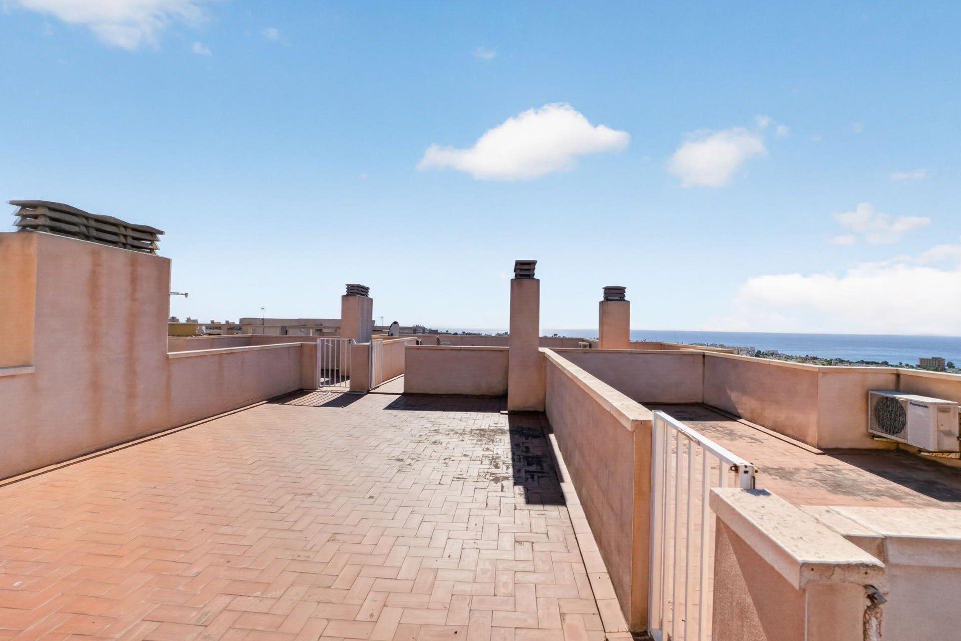 Használt Ingatlanok - Tetőtéri lakás -
Torrevieja - Torreblanca