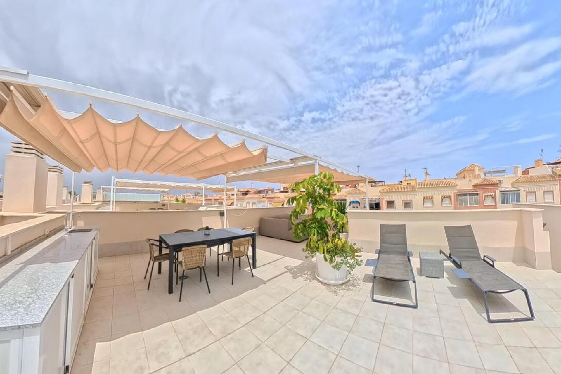 Használt Ingatlanok - Tetőtéri lakás -
Torrevieja