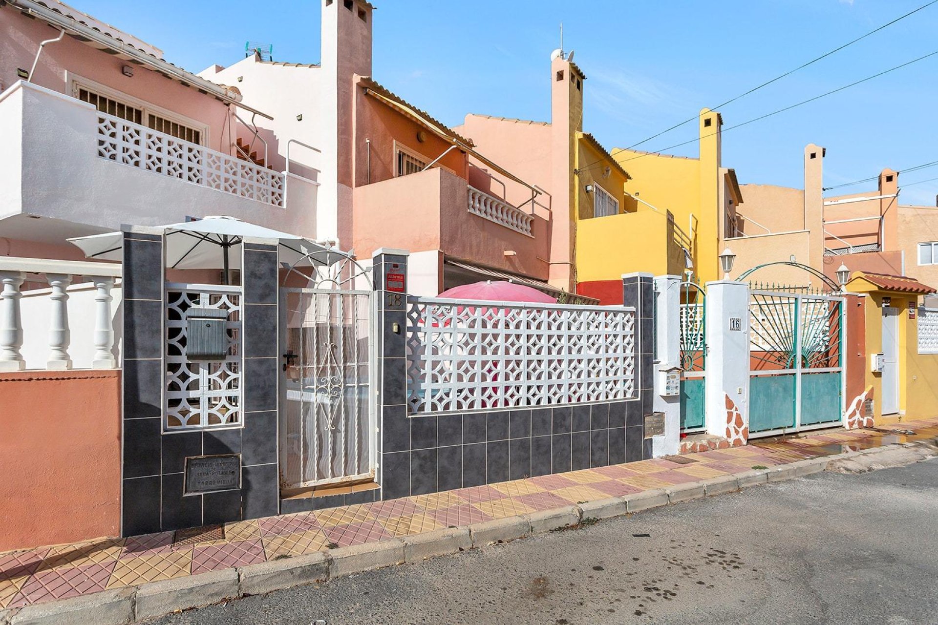 Használt Ingatlanok - Town House -
Torrevieja - Aguas Nuevas 1