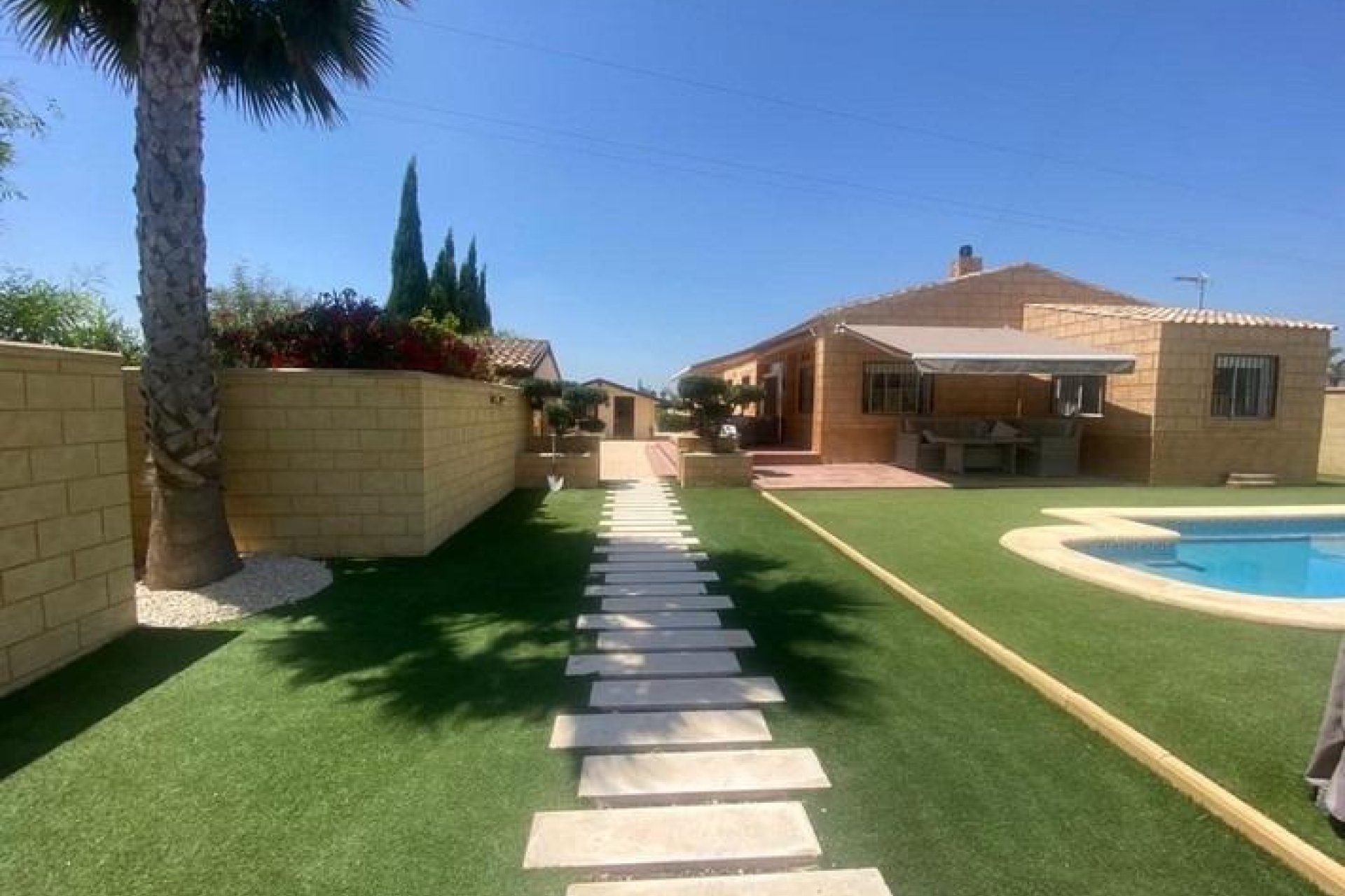 Használt Ingatlanok - Villa -
Albatera - Campo De Albatera