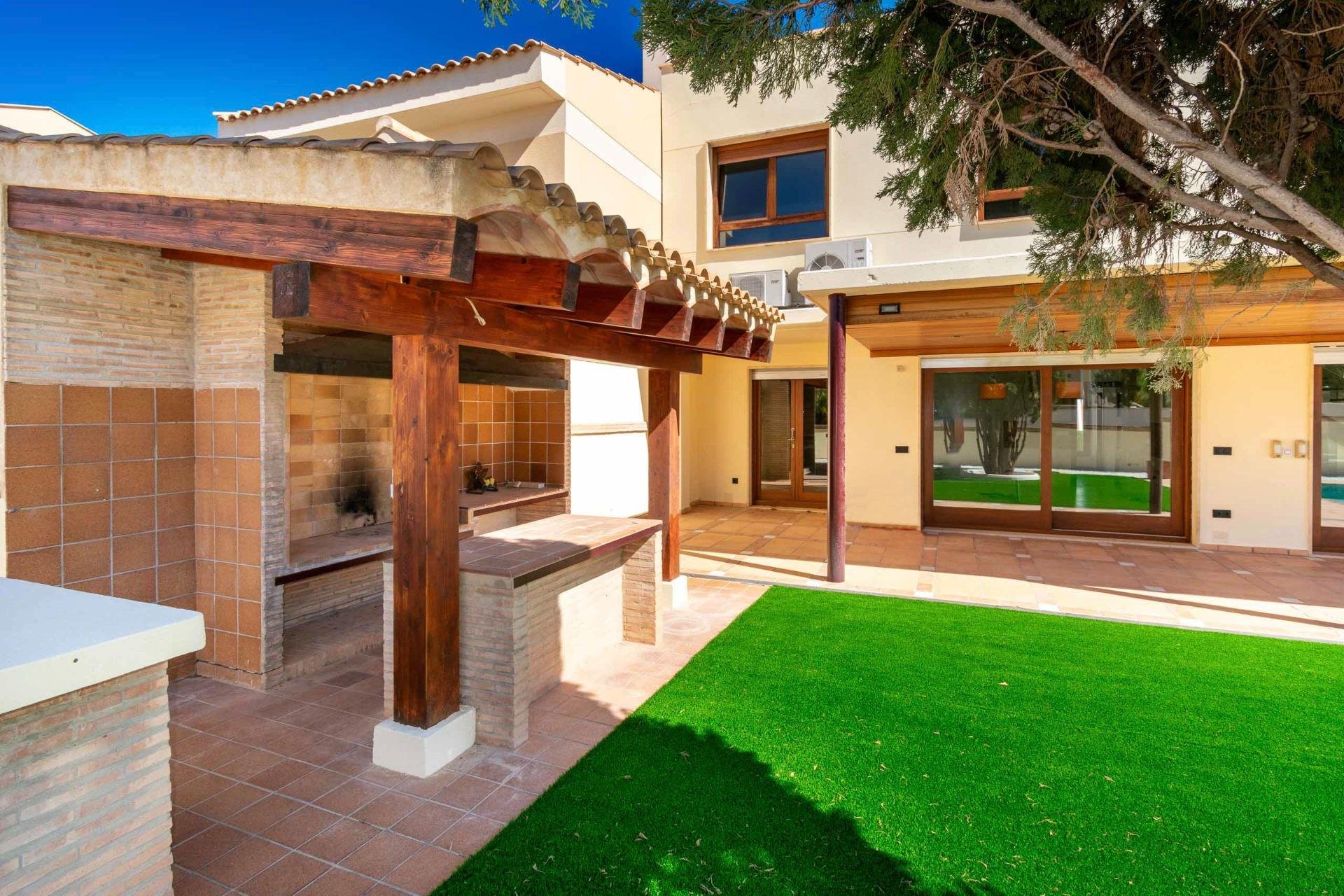 Használt Ingatlanok - Villa -
Alfas del Pí - Costa Blanca