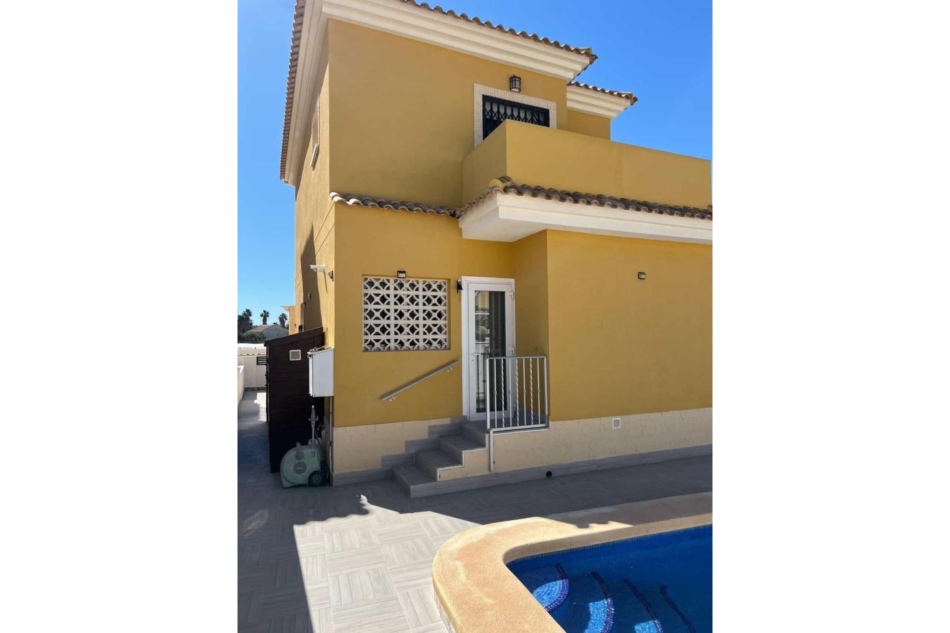 Használt Ingatlanok - Villa -
Algorfa - Costa Blanca Sur