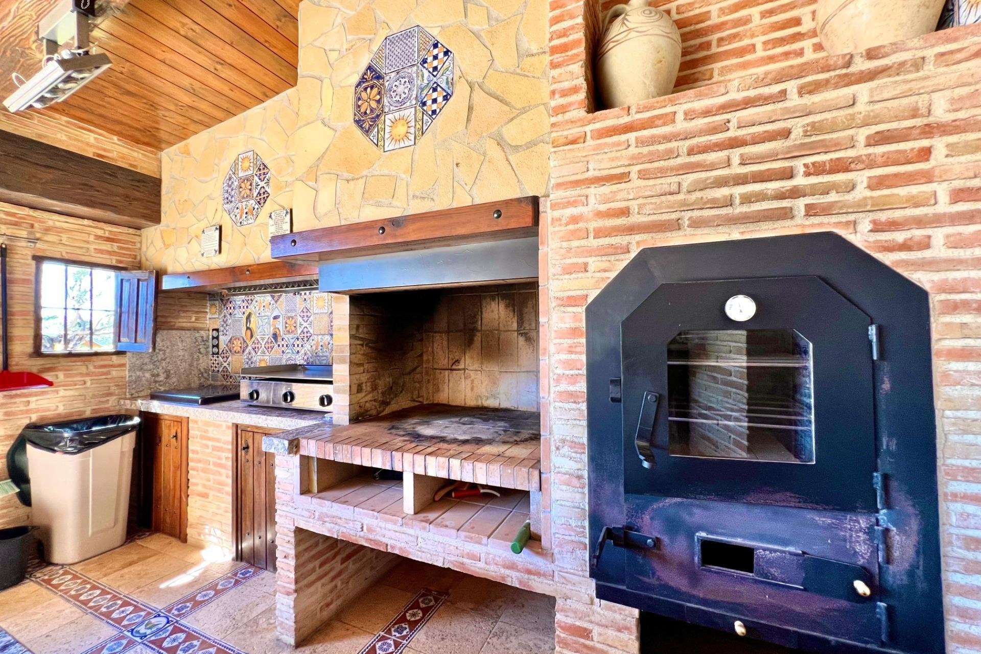 Használt Ingatlanok - Villa -
Almoradí - Comunidad Valenciana