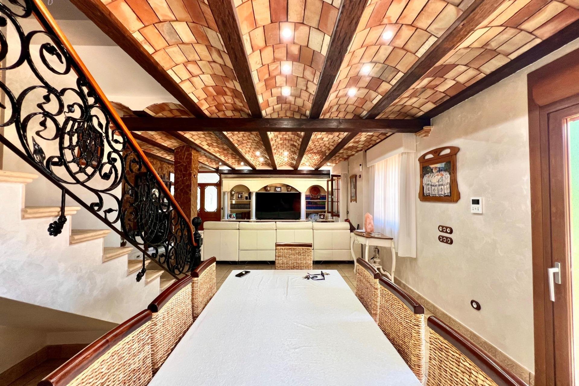 Használt Ingatlanok - Villa -
Almoradí - Comunidad Valenciana