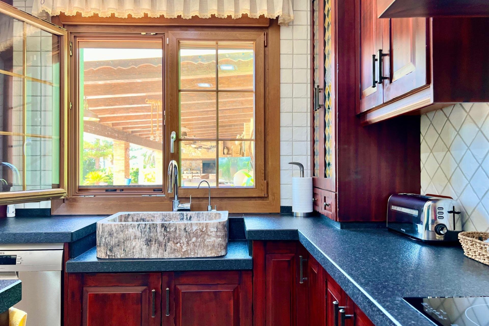Használt Ingatlanok - Villa -
Almoradí - Comunidad Valenciana