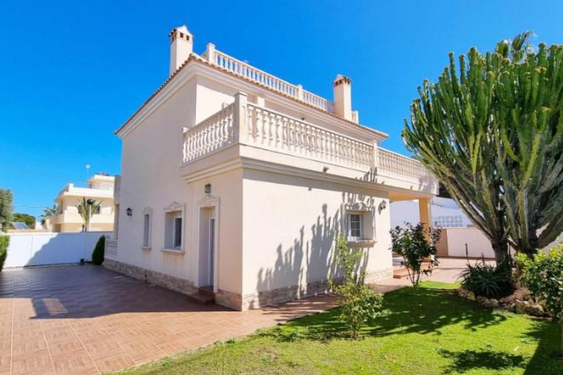 Használt Ingatlanok - Villa -
Cabo Roig - Costa Blanca