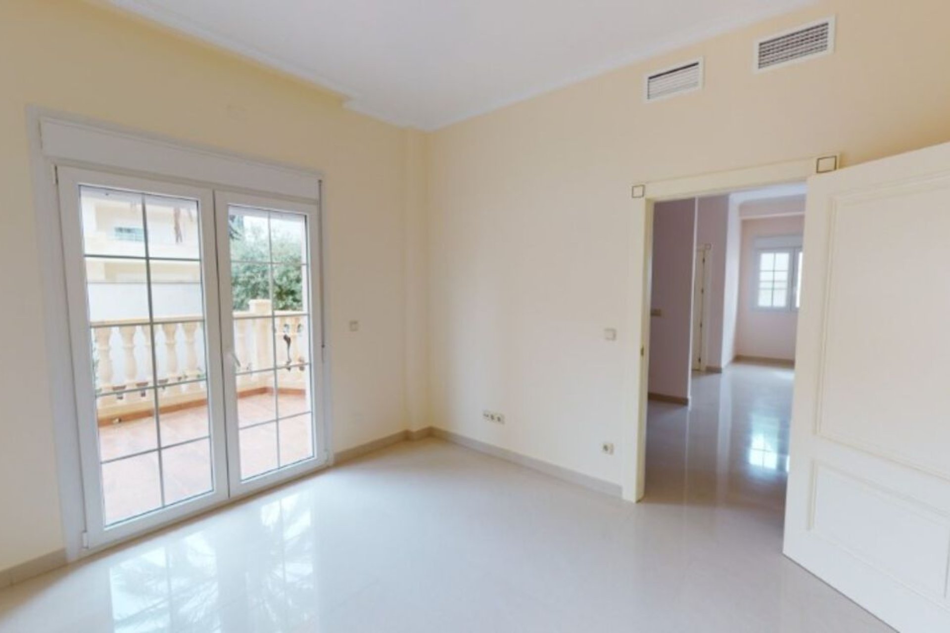 Használt Ingatlanok - Villa -
Cabo Roig - Costa Blanca