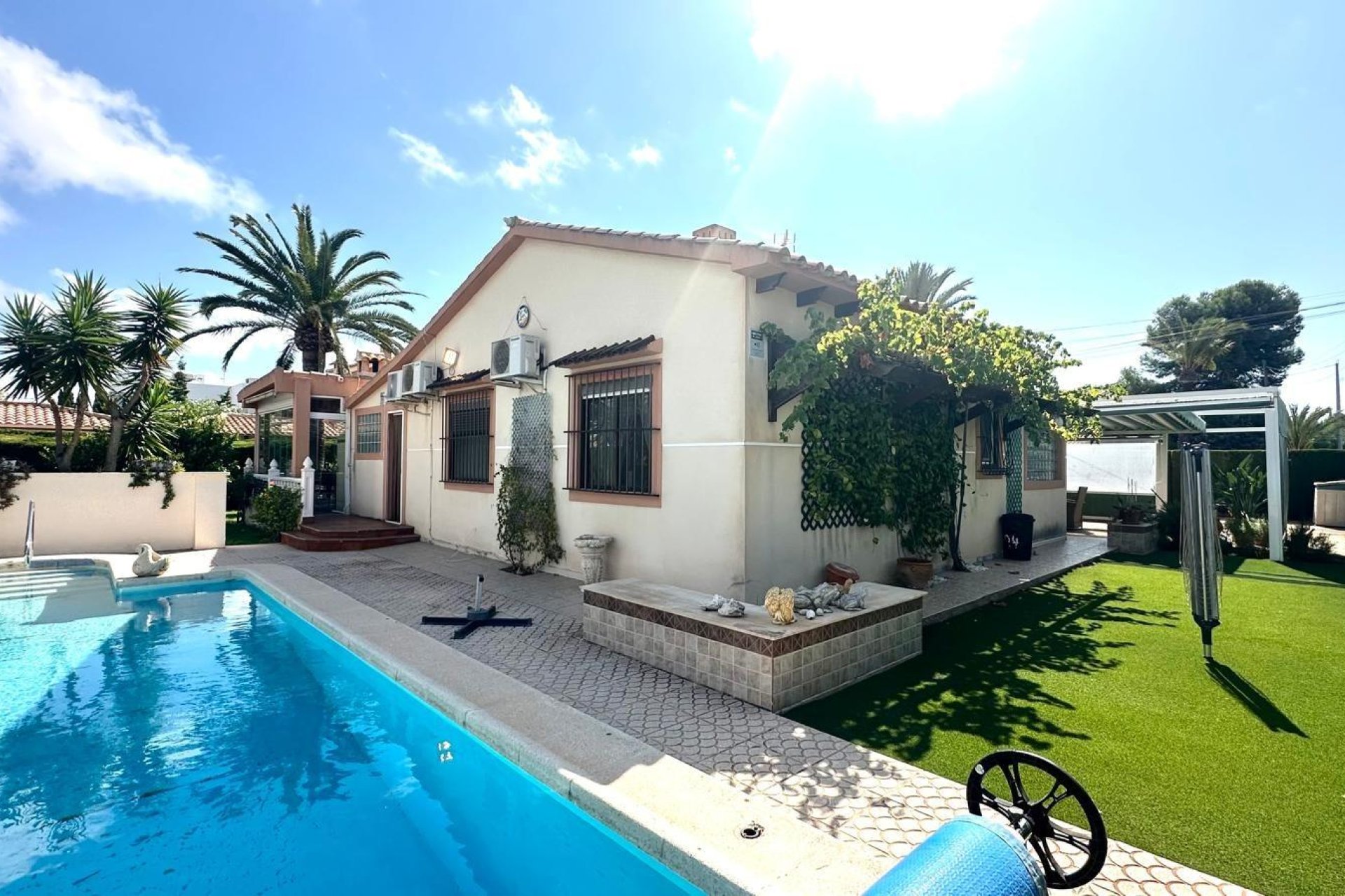 Használt Ingatlanok - Villa -
Cabo Roig - Costa Blanca