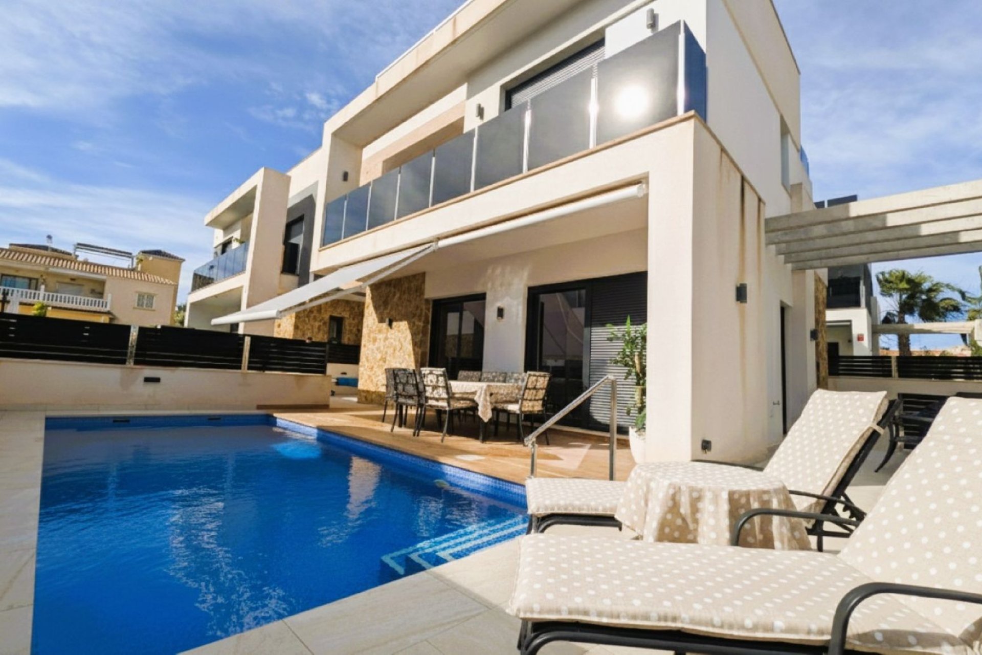 Használt Ingatlanok - Villa -
Cabo Roig - Costa Blanca