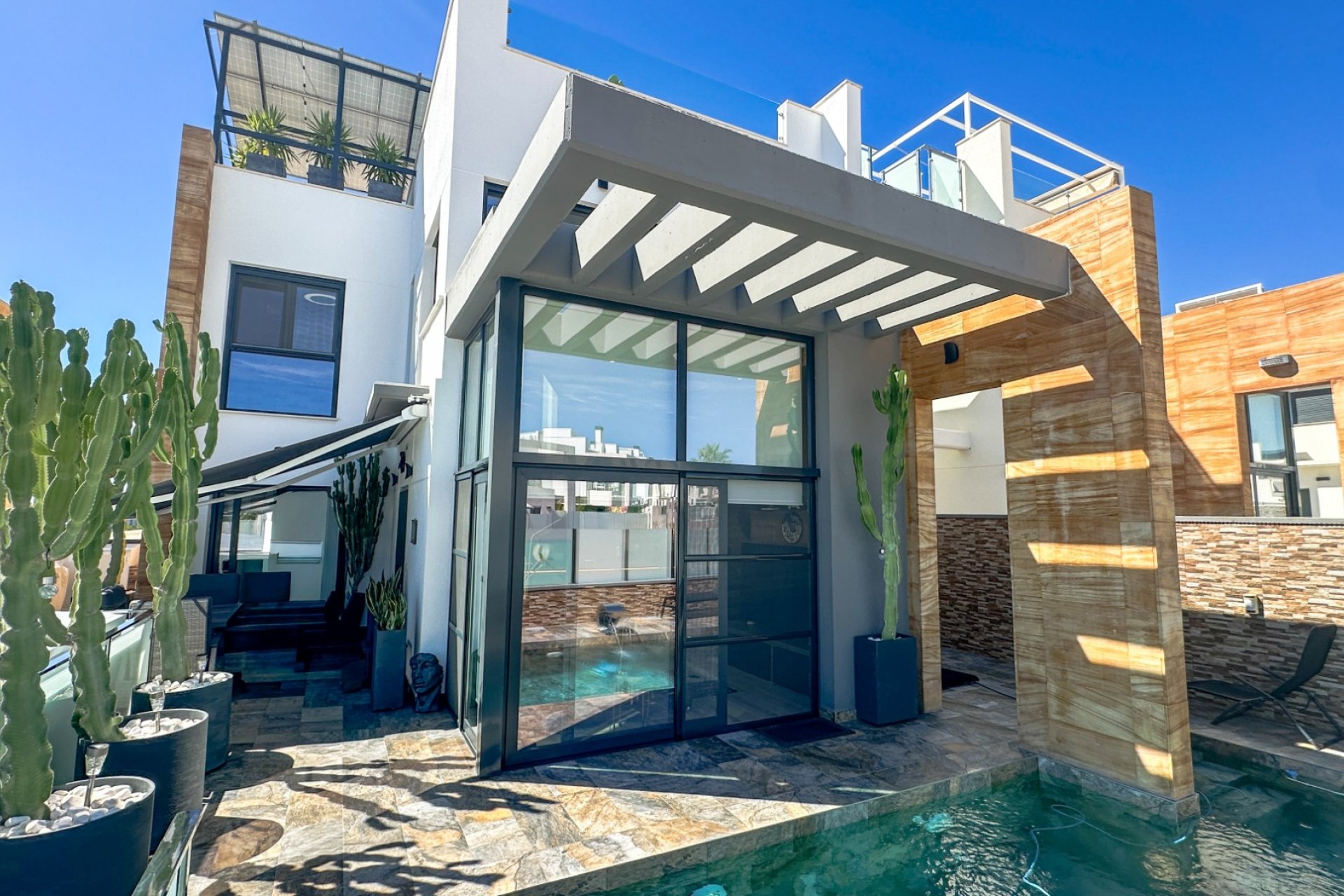 Használt Ingatlanok - Villa -
Cabo Roig - Costa Blanca