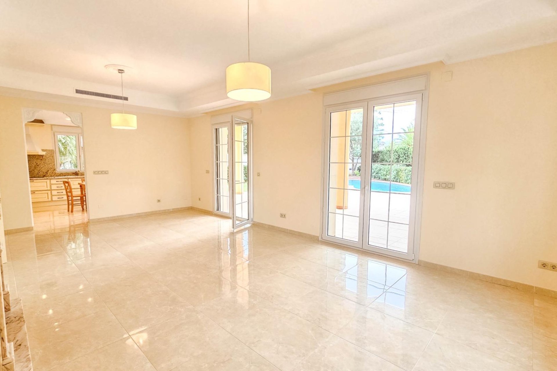 Használt Ingatlanok - Villa -
Cabo Roig