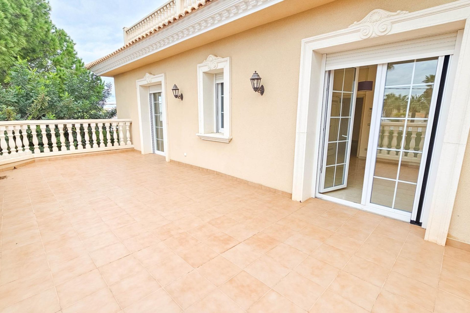 Használt Ingatlanok - Villa -
Cabo Roig