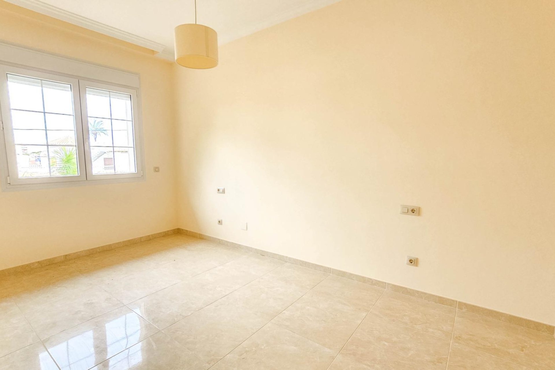 Használt Ingatlanok - Villa -
Cabo Roig