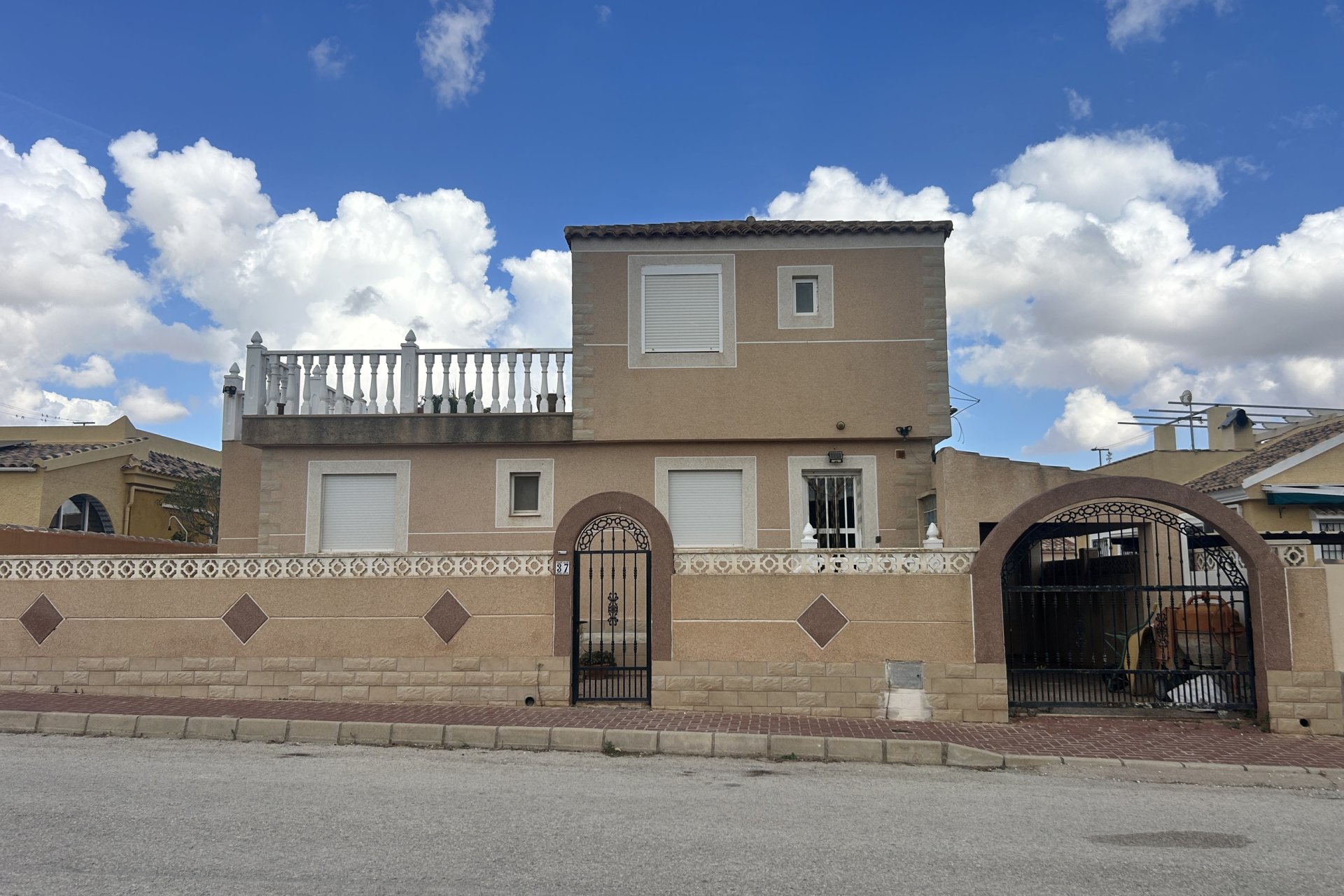 Használt Ingatlanok - Villa -
Camposol - Inland